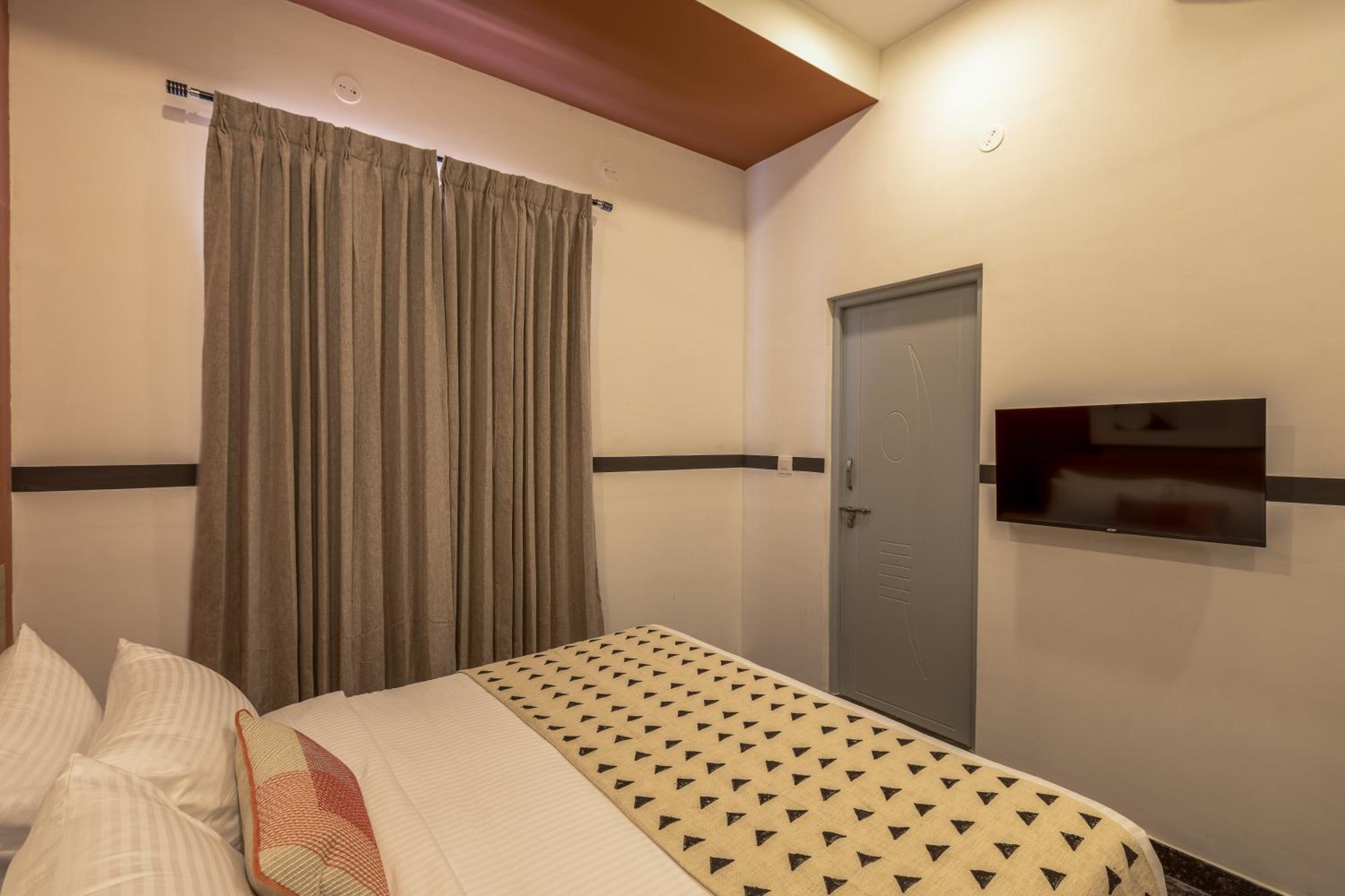 Budget Double Room - Photo 4