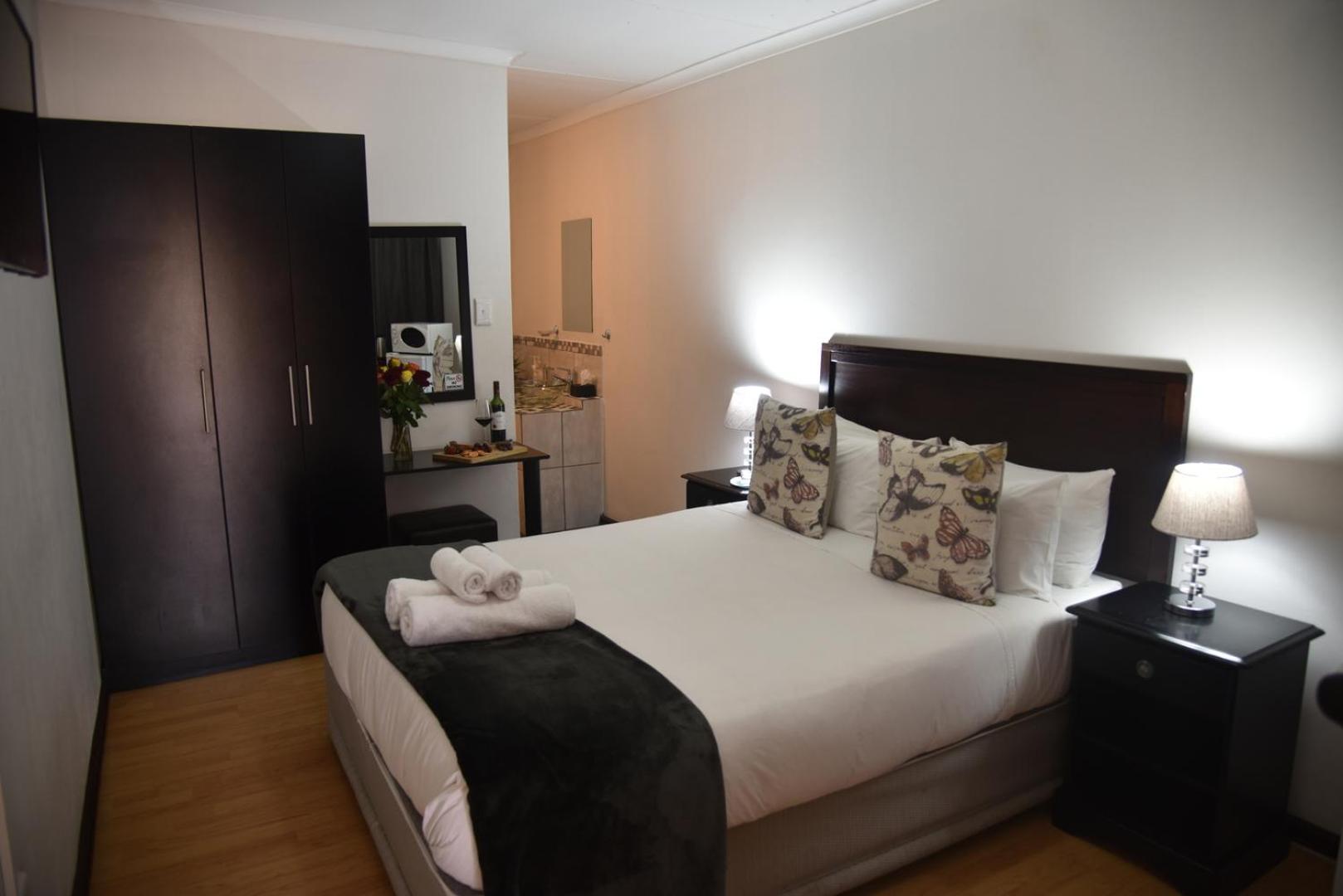 Standard Queen Room