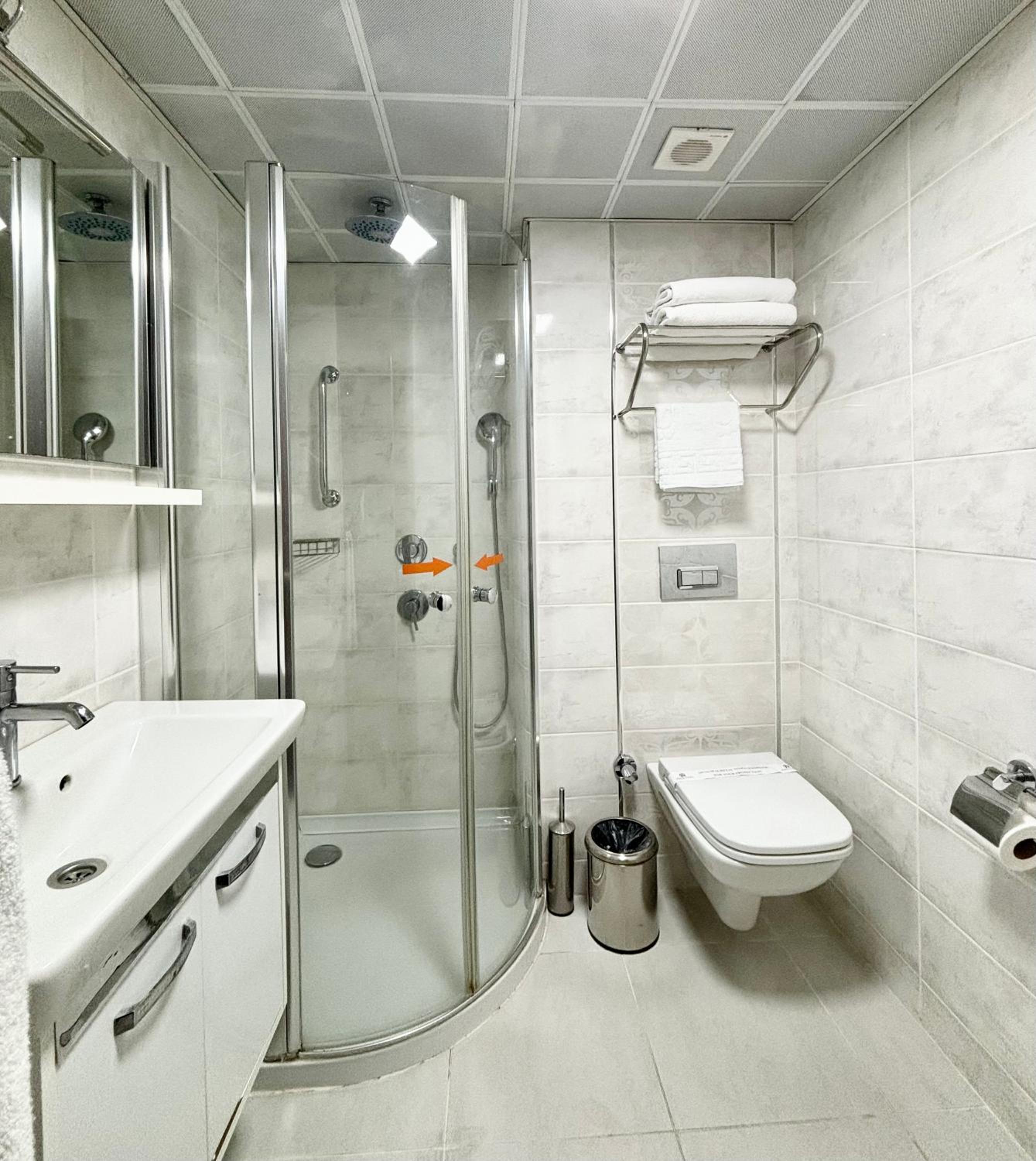 Double or Twin Room with Bosphorus View photo 3