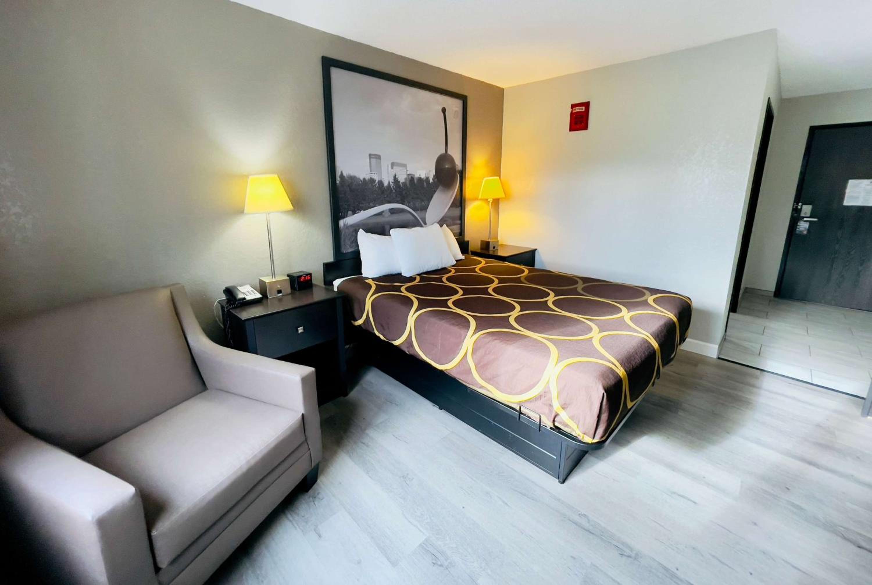 Queen Room - Disability Access/Non-Smoking - Photo 1