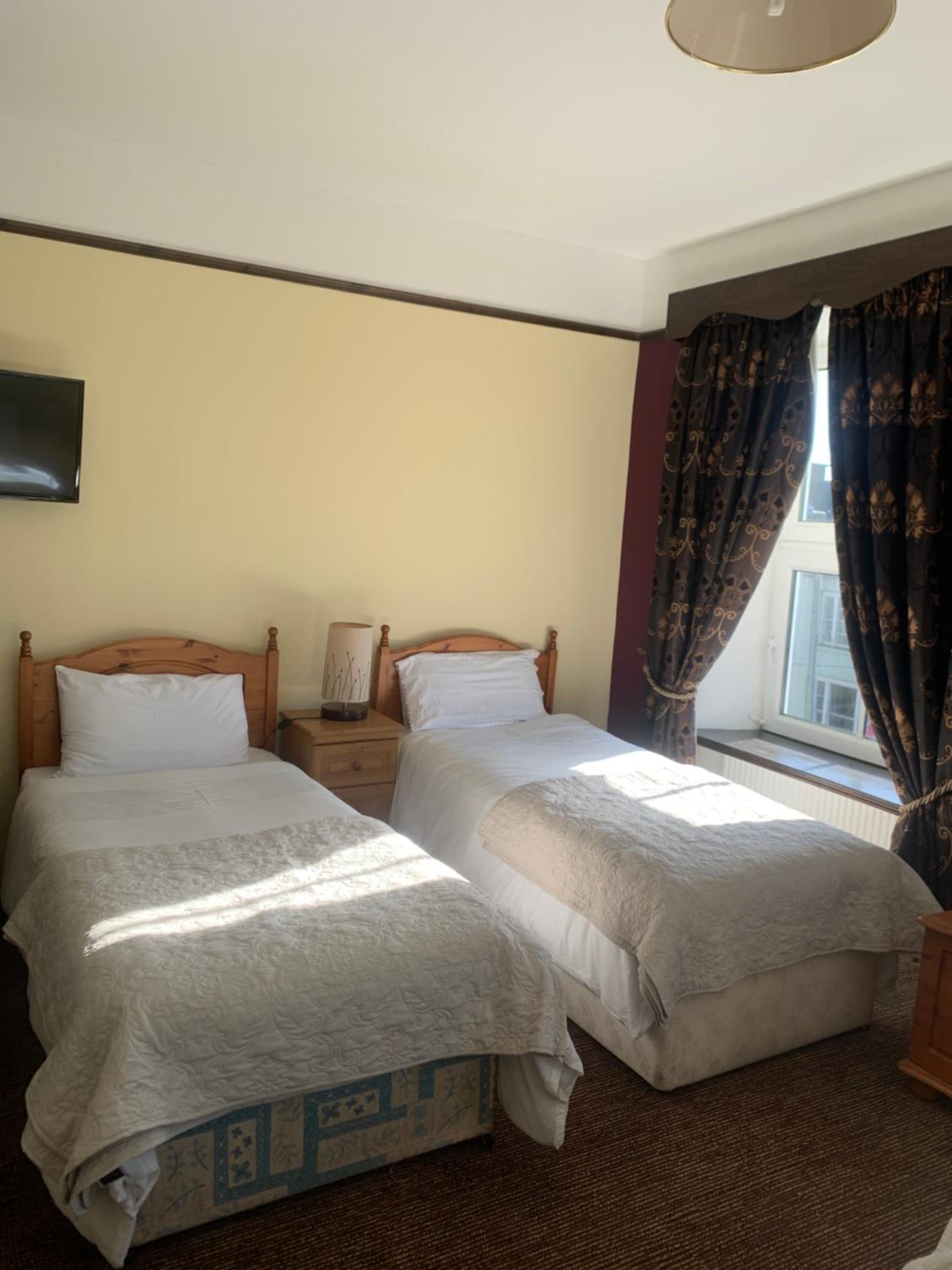 Double or Twin Room photo 3