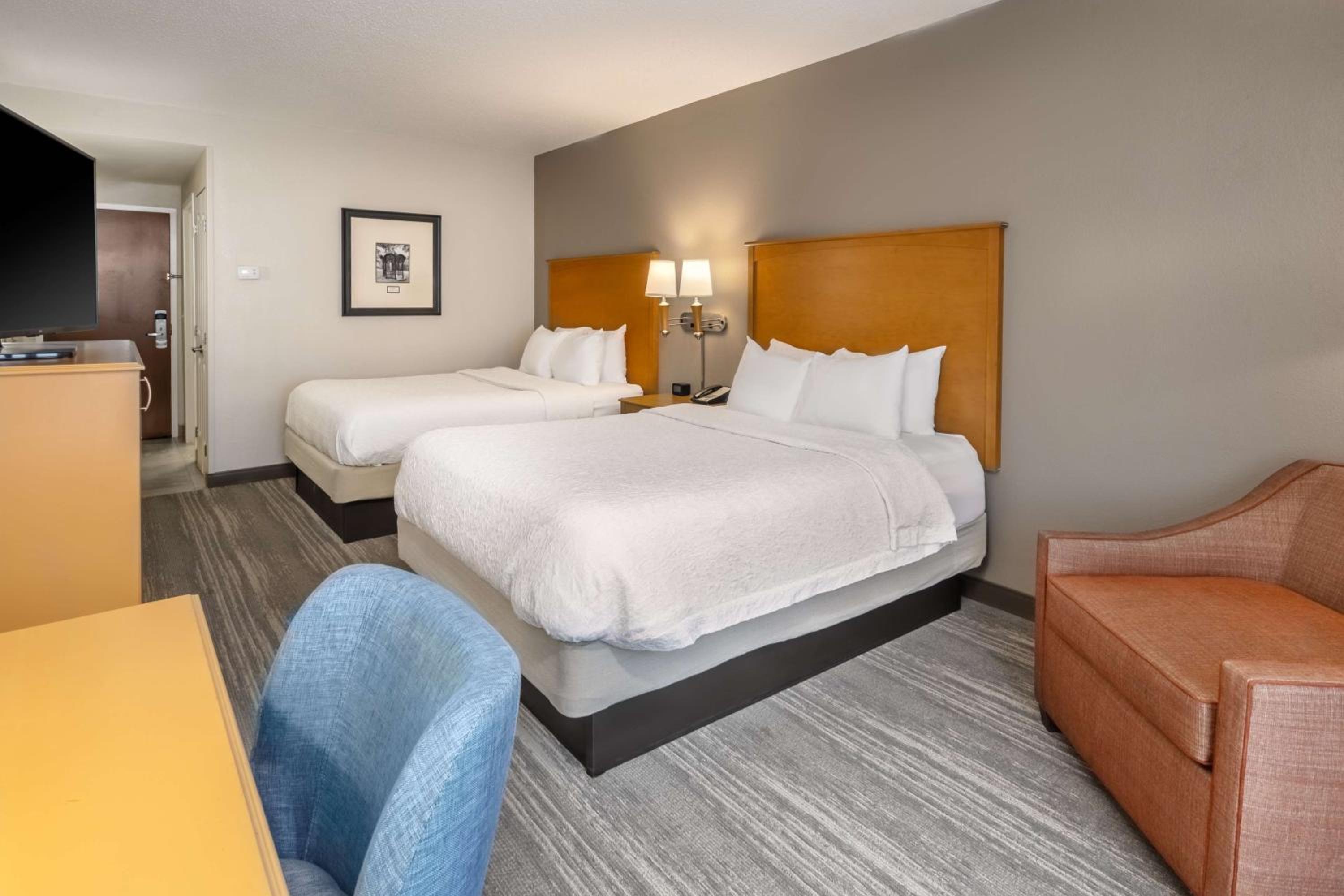 Queen Room with Two Queen Beds - Non-Smoking - Photo 1