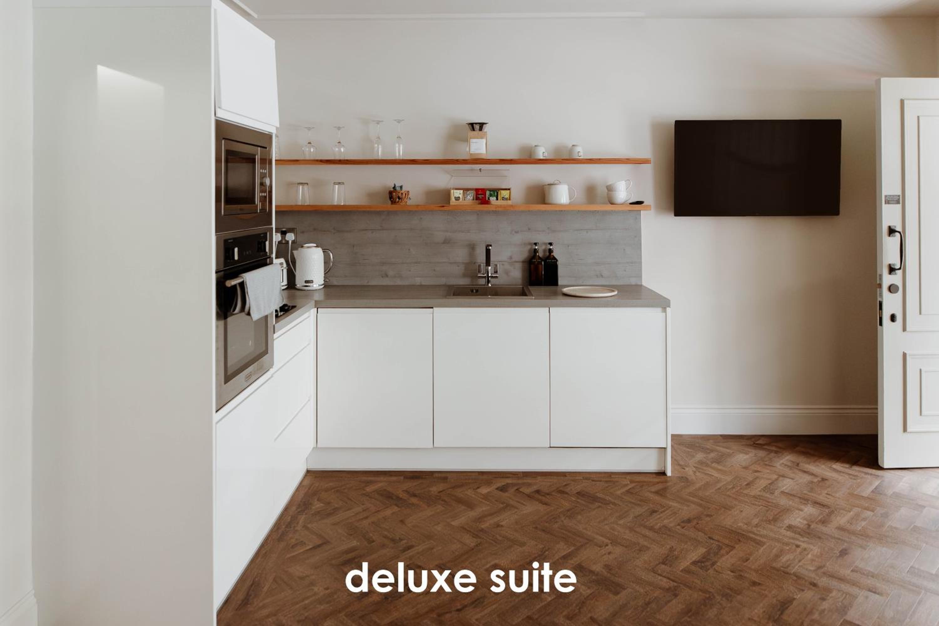 Deluxe Apartment