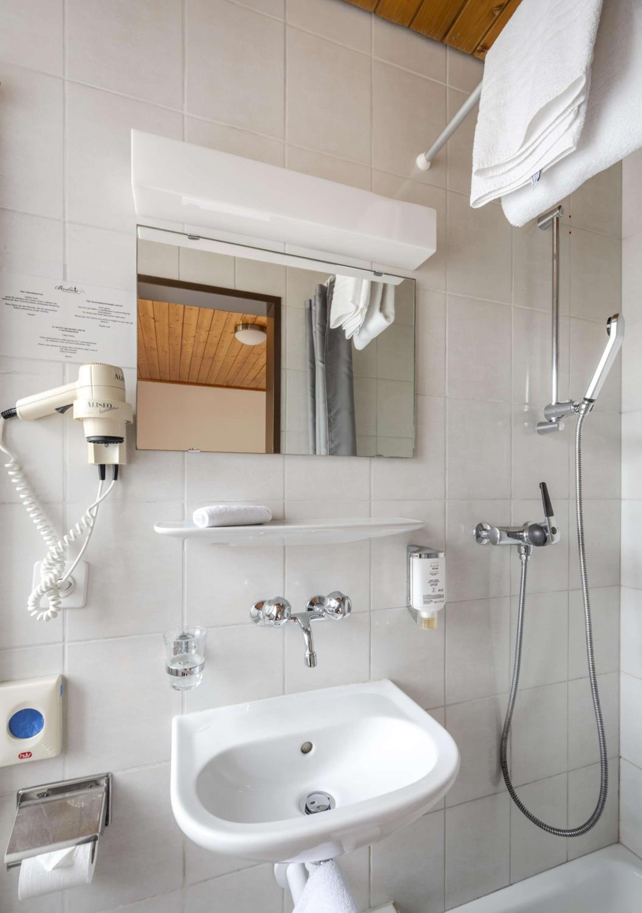 Single Room photo 3