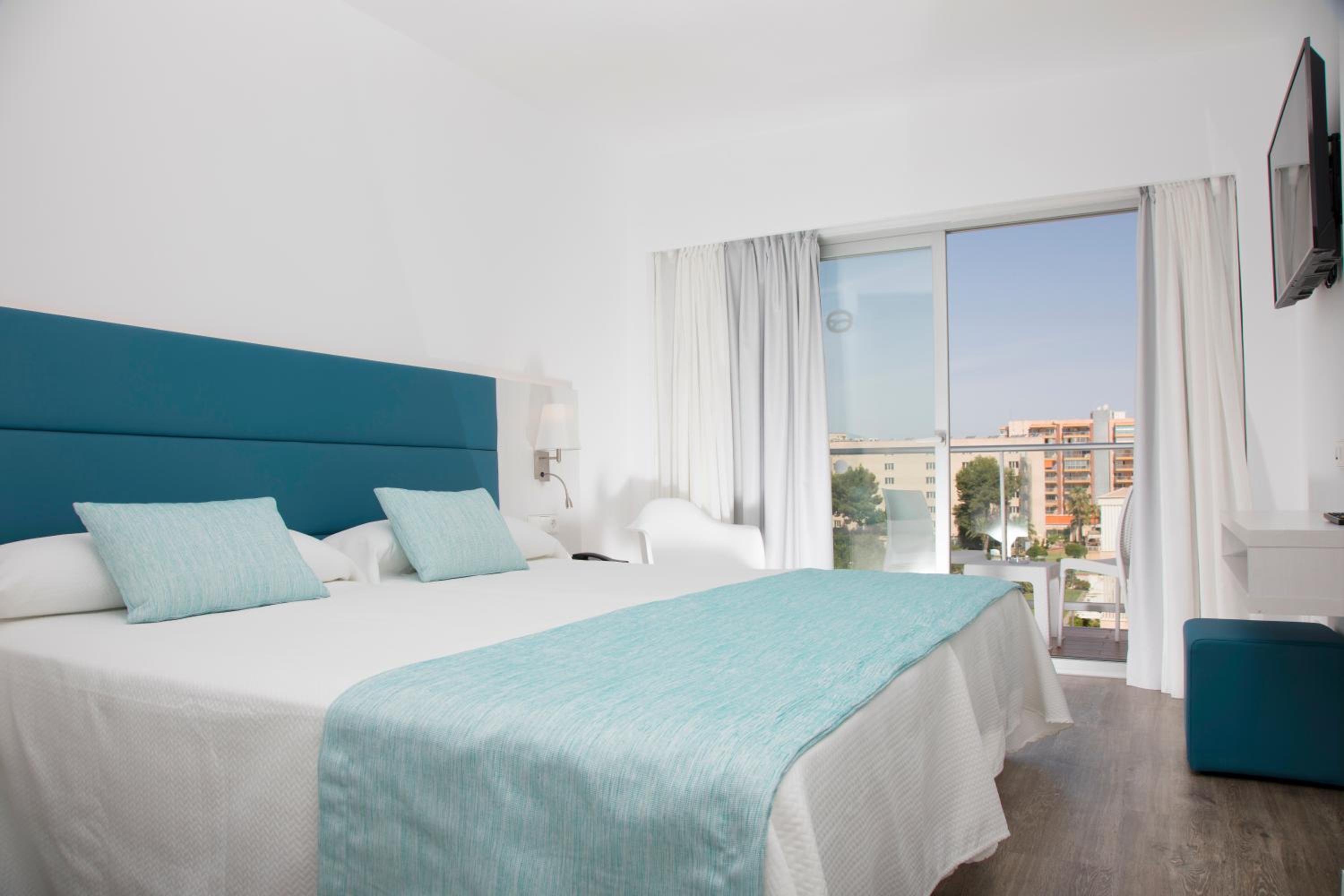 Habitación Doble con Vista a la Piscina