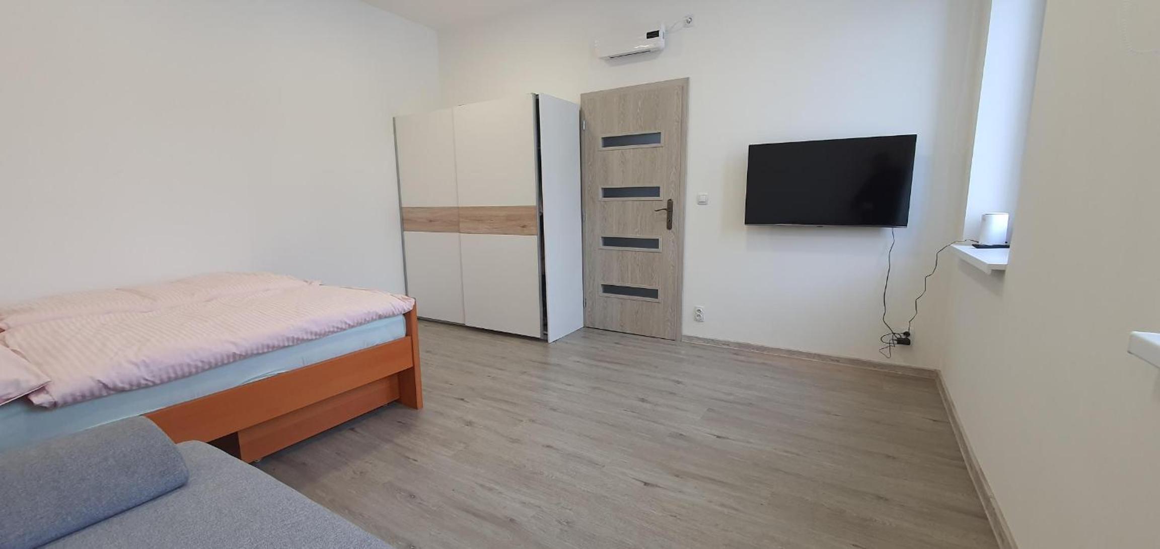 One-Bedroom Apartment photo 2