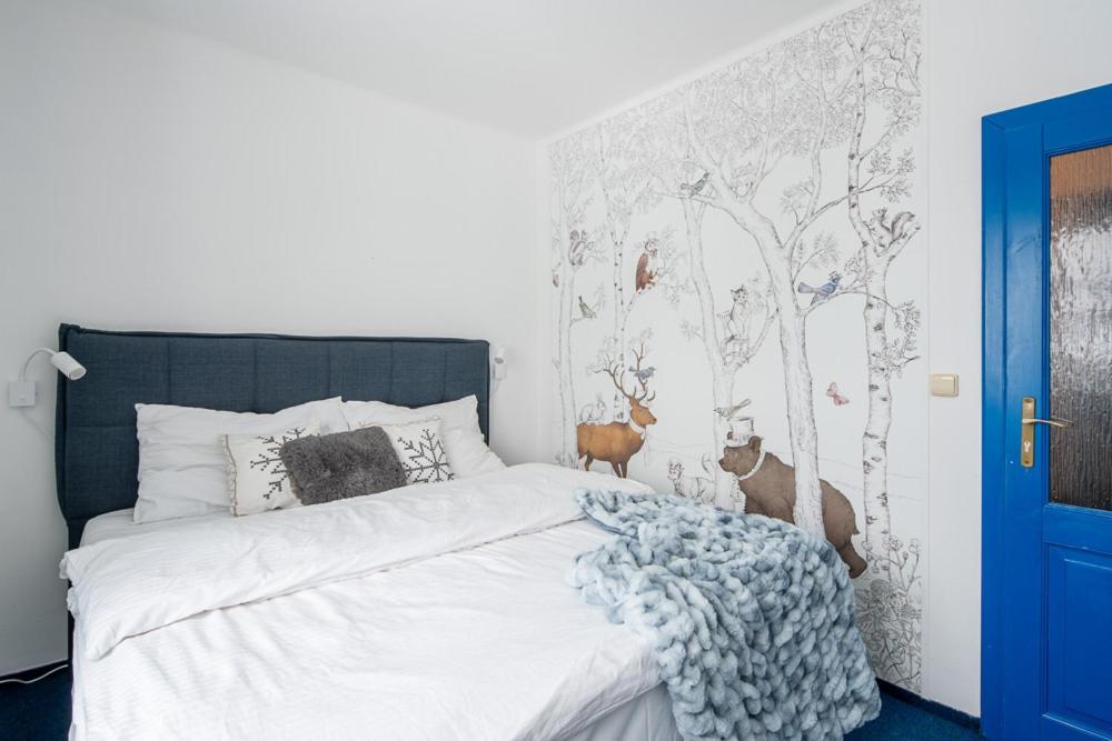 Three-Bedroom Suite photo 1