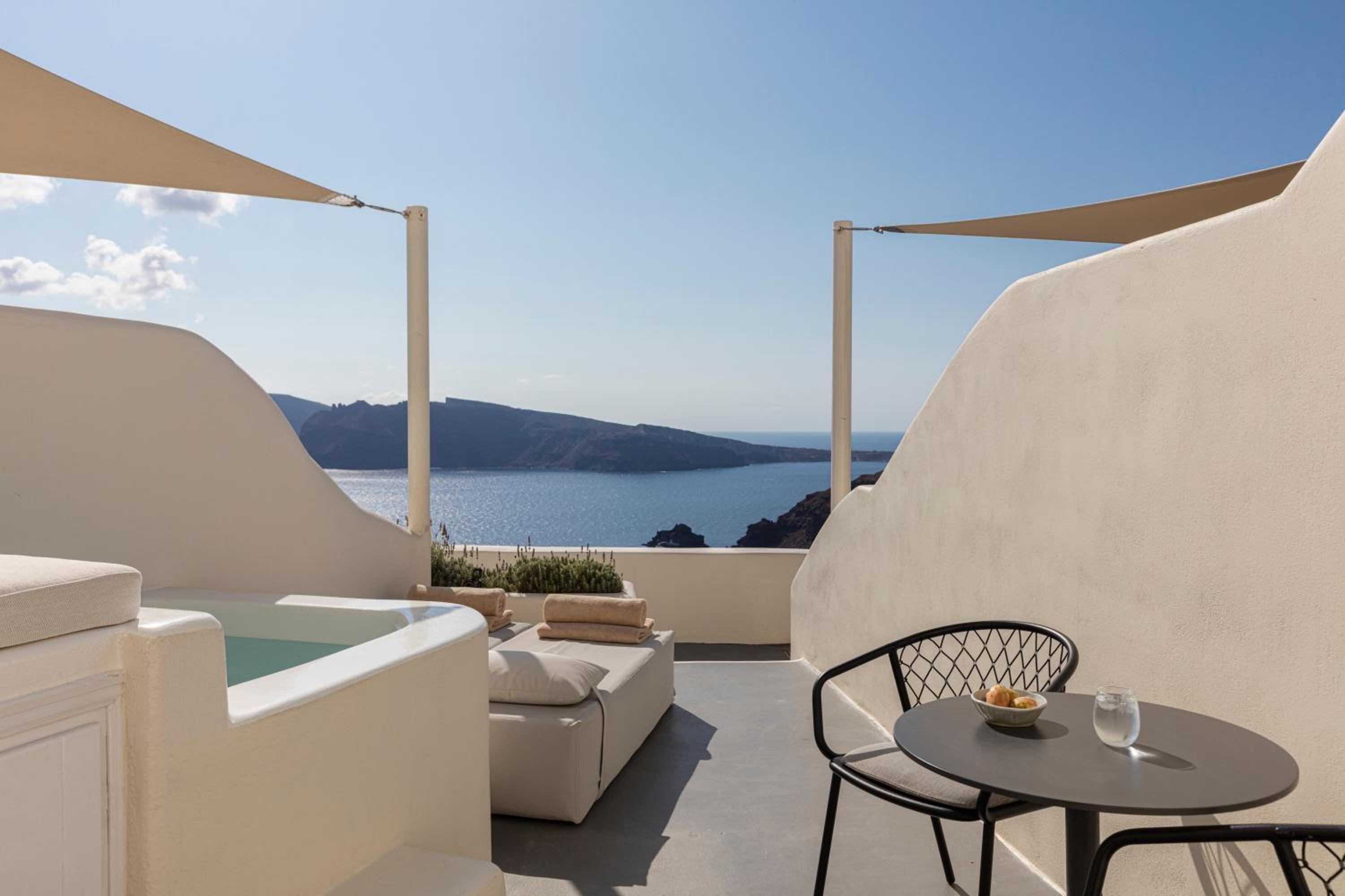 Junior Suite with Plunge Pool - Photo 2