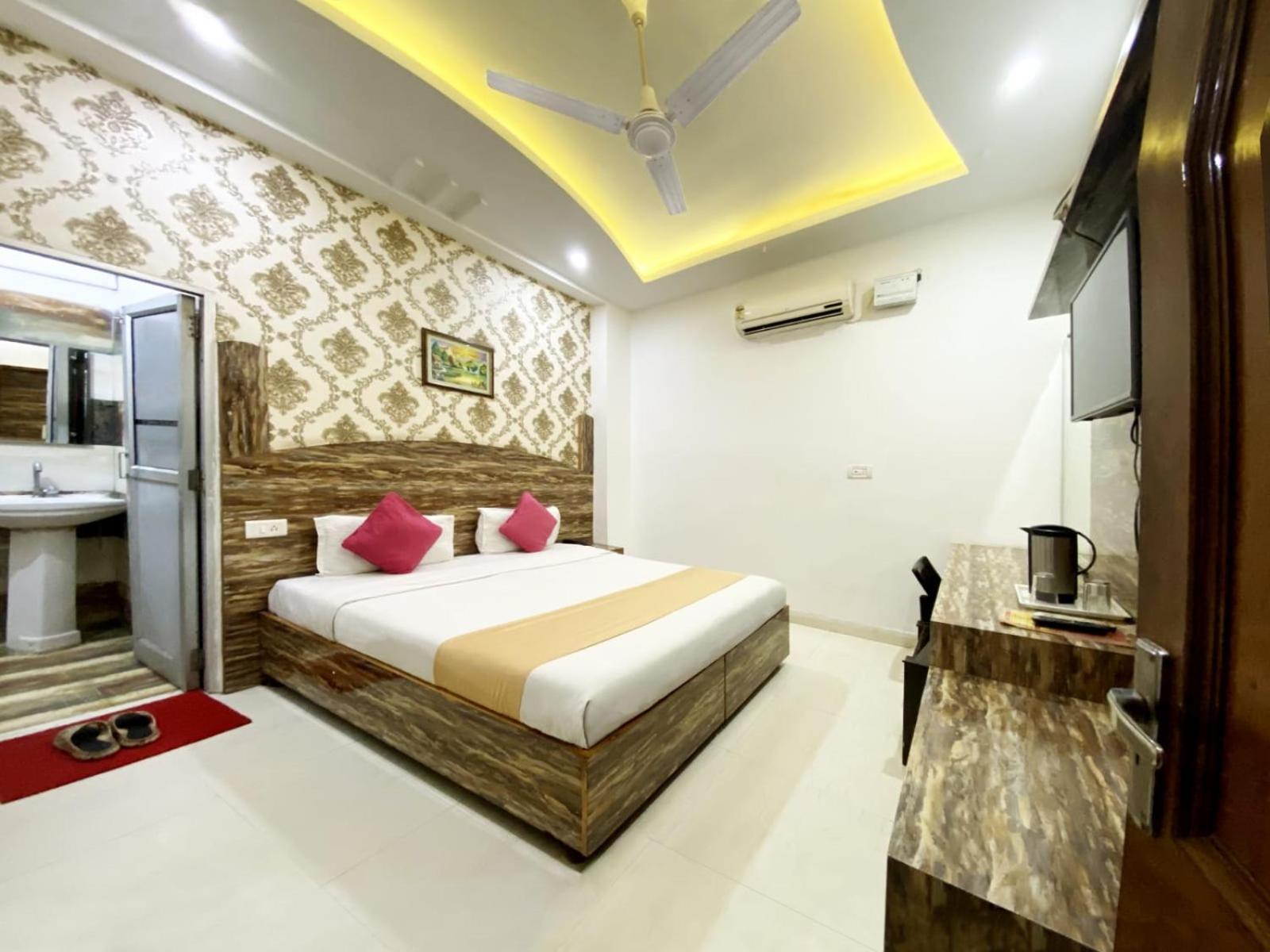 Deluxe Double or Twin Room - Photo 2