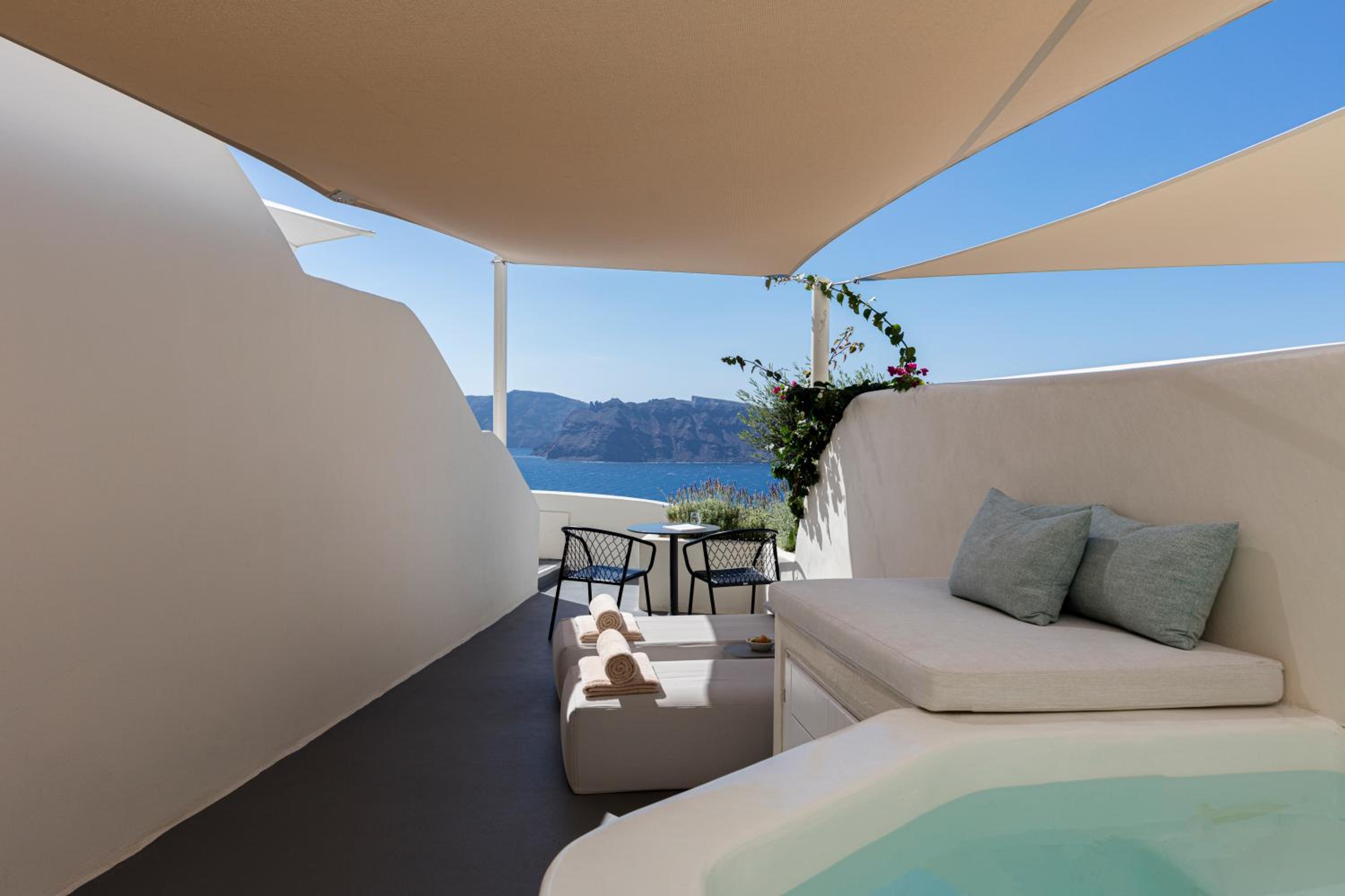 Superior Suite  with Plunge Pool - Photo 13