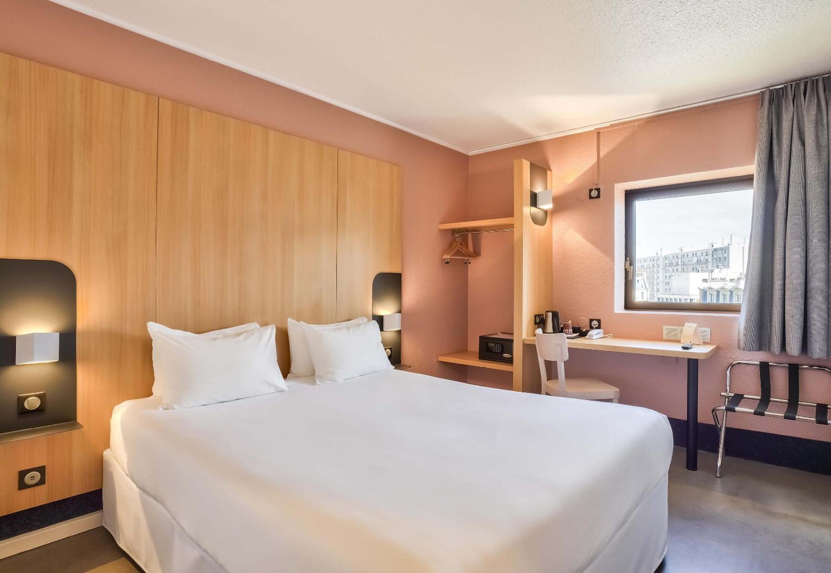 Double Room thumbnail 5