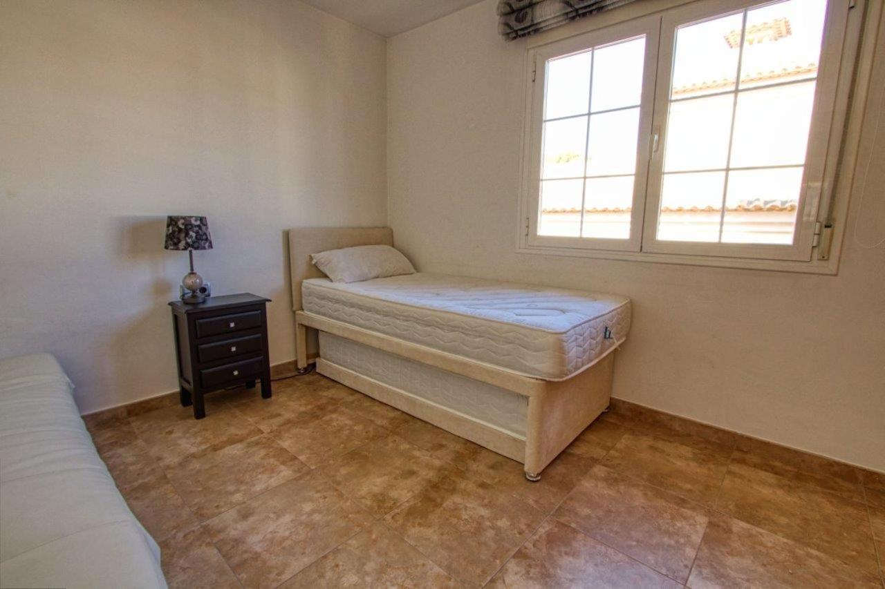 Villa de Tres Habitaciones