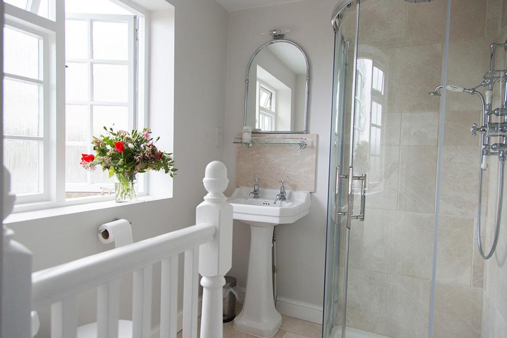 Double or Twin Room with Shower photo 2