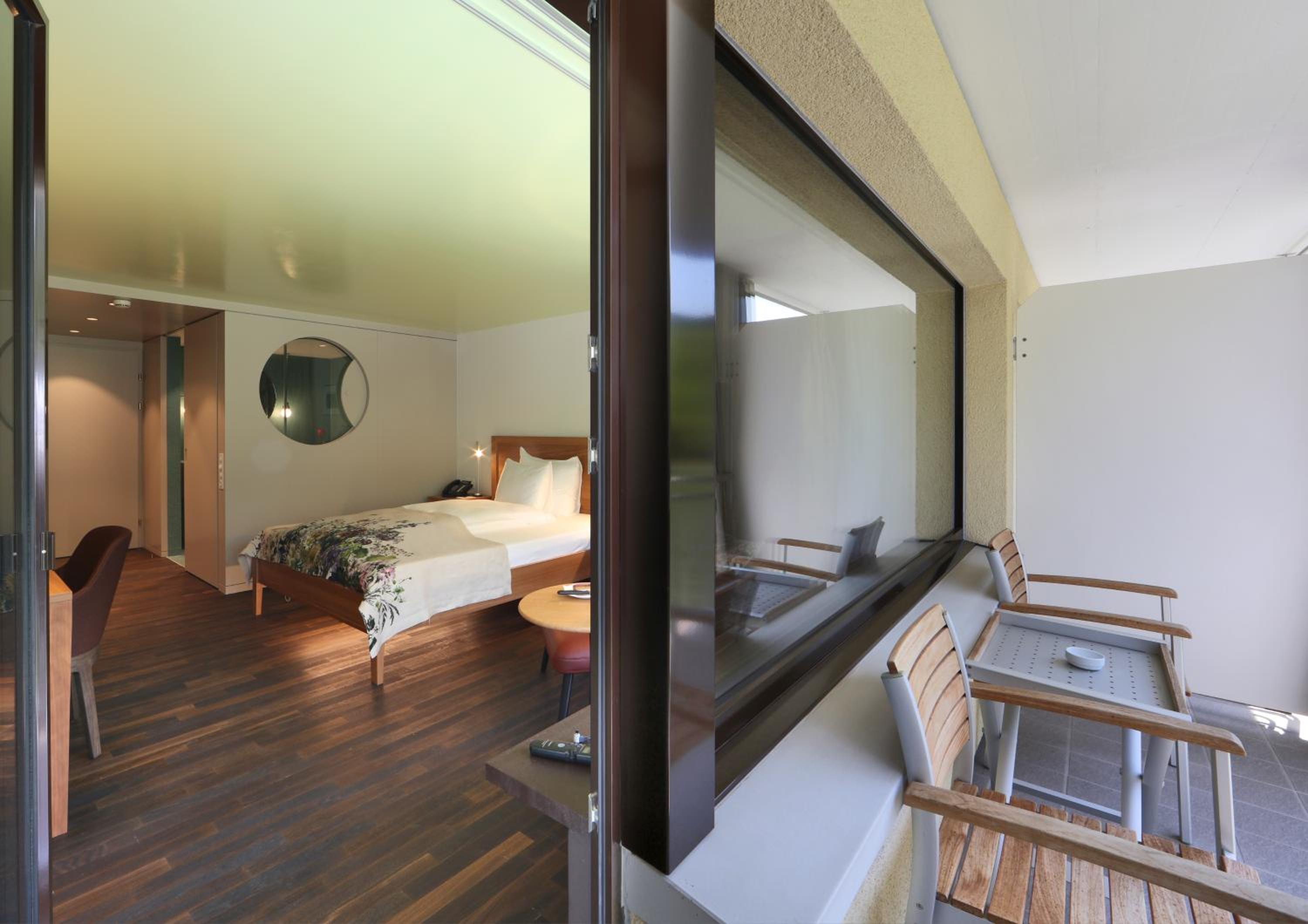 Standard Room with Balcony and South View - Photo 4