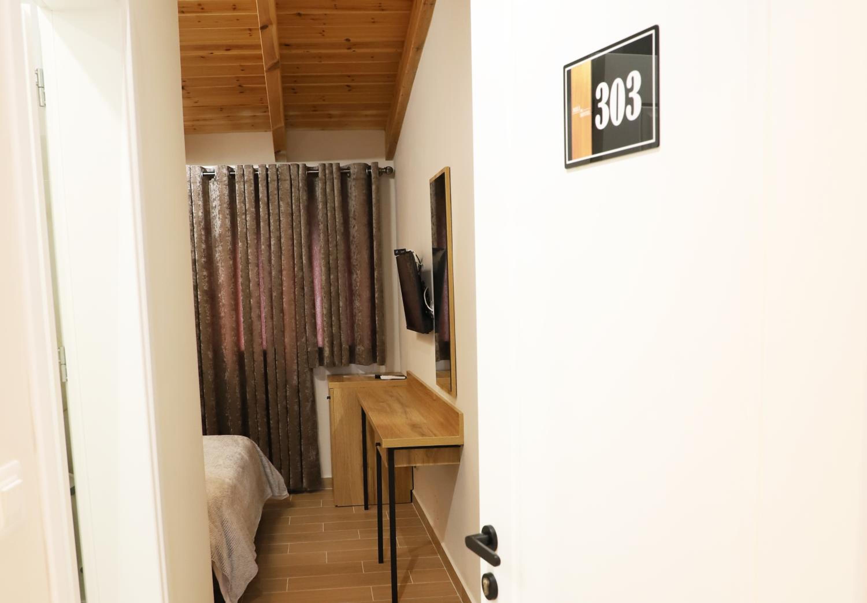 Double Room with Mountain View