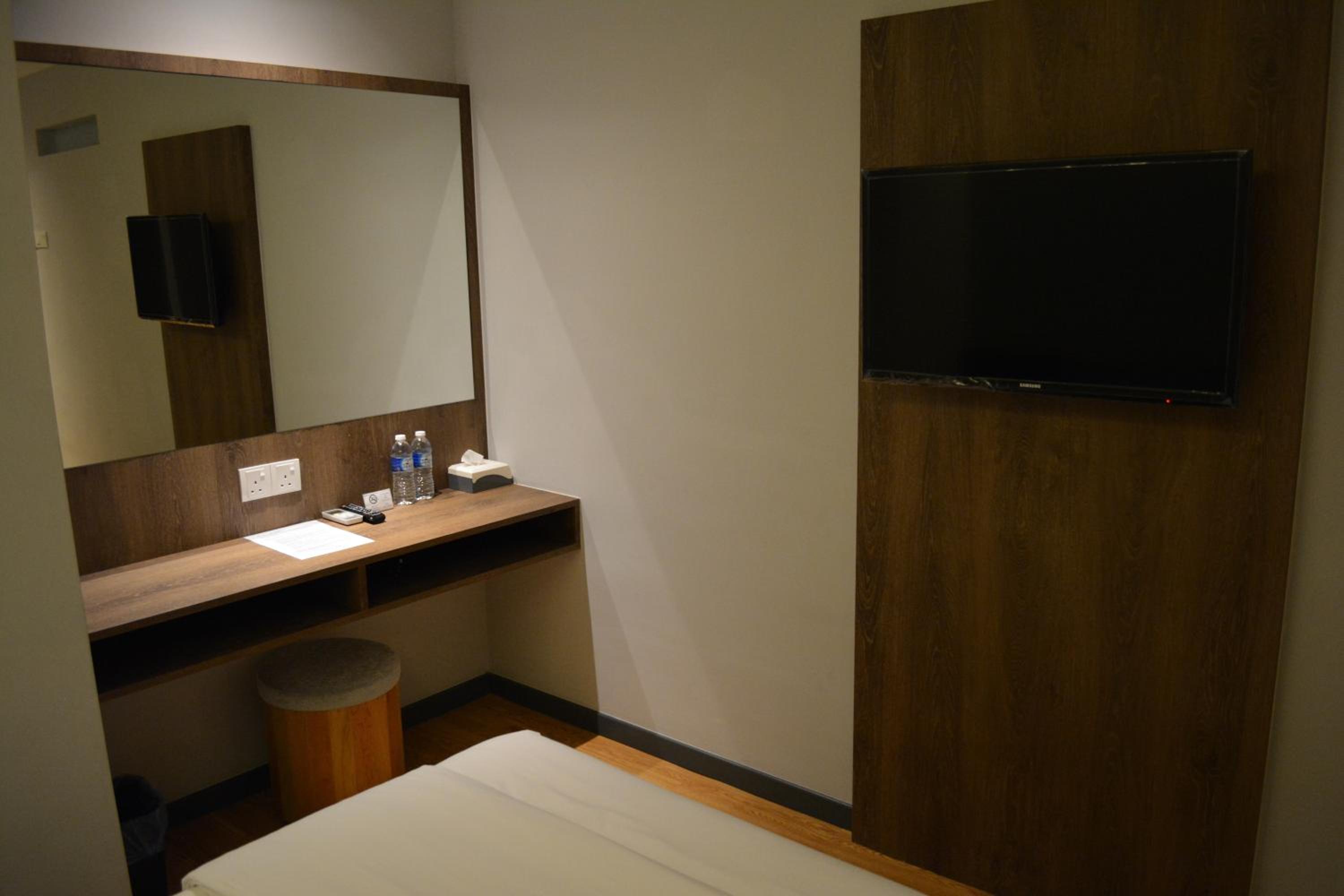 Deluxe Queen Room photo 3