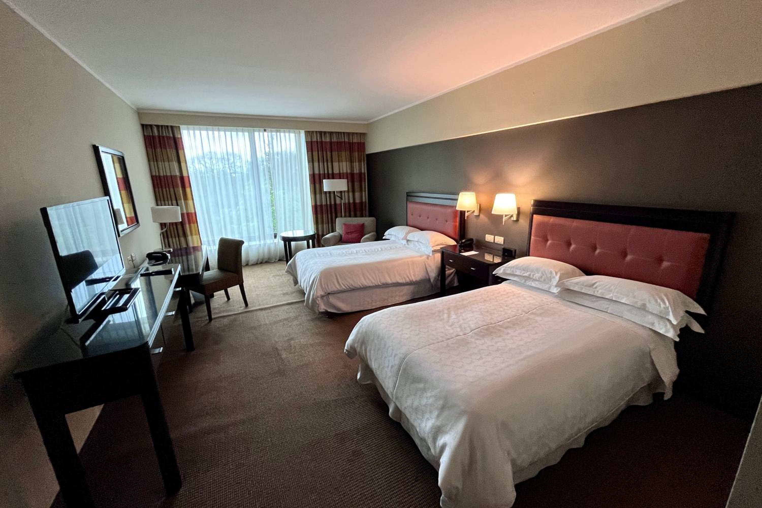 Club level, Guest room, 2 twins