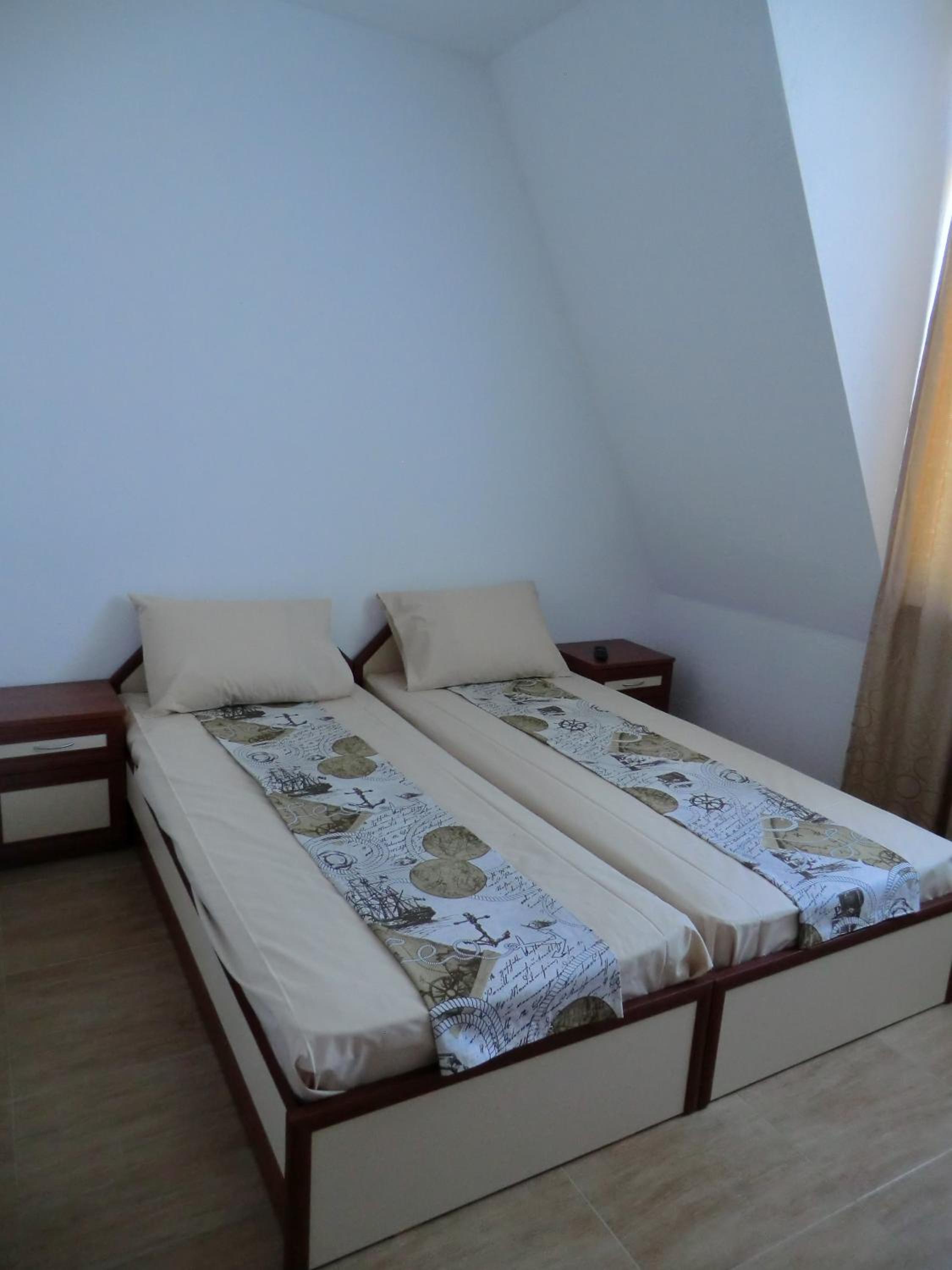 Double or Twin Room with City View photo 1