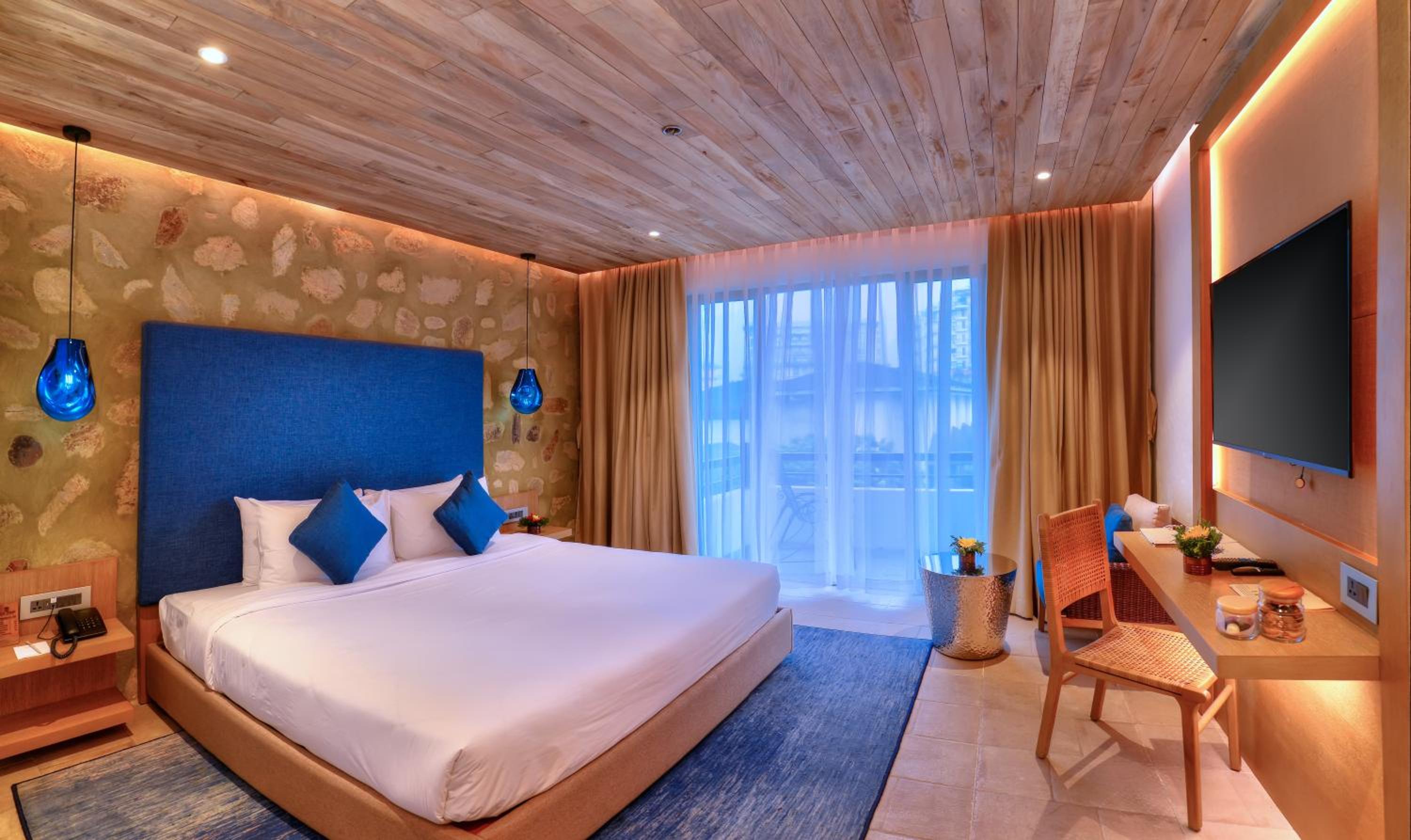 Superior Deluxe Double or Twin Room  photo 1