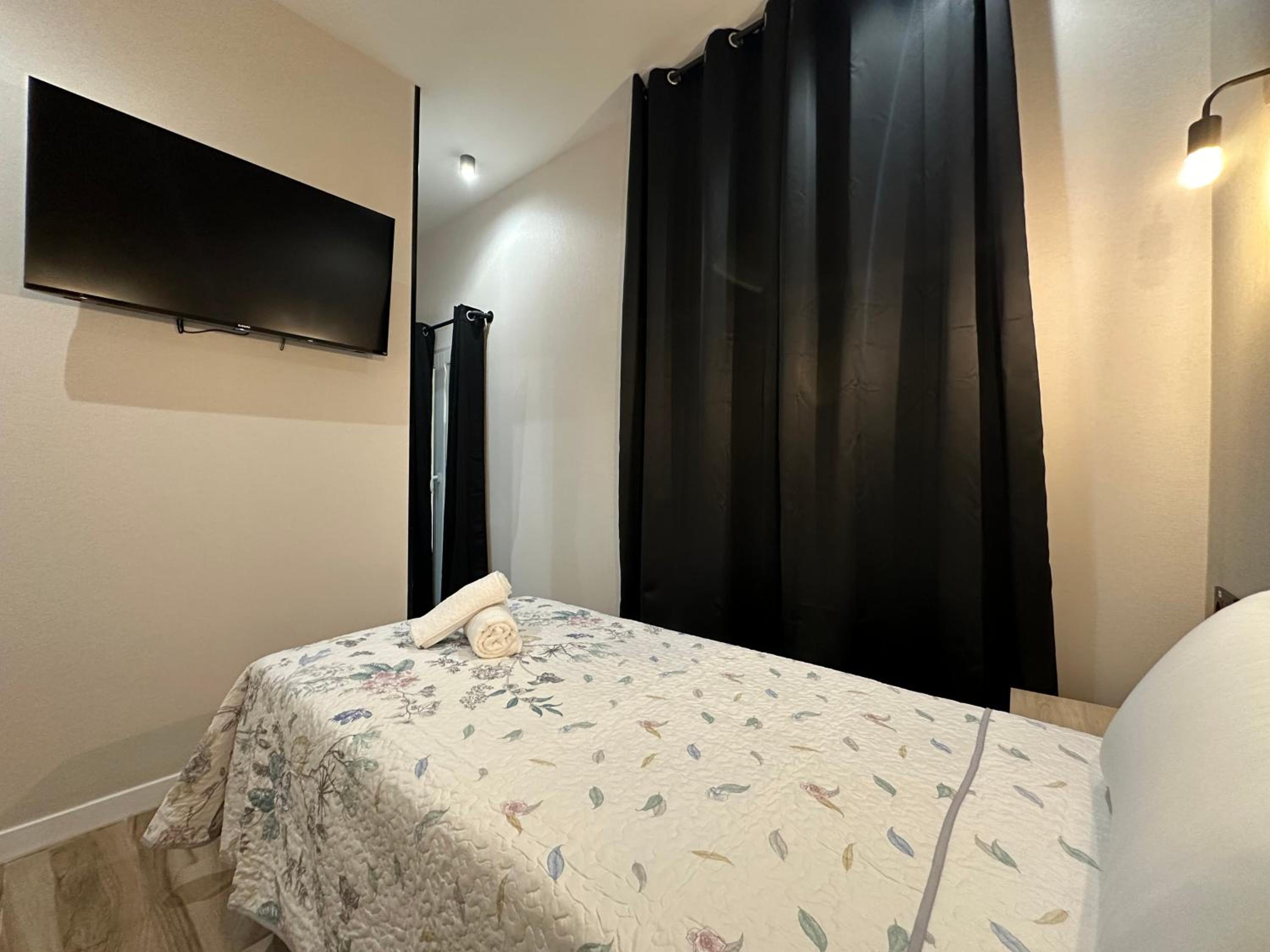 Single Room with Private Bathroom