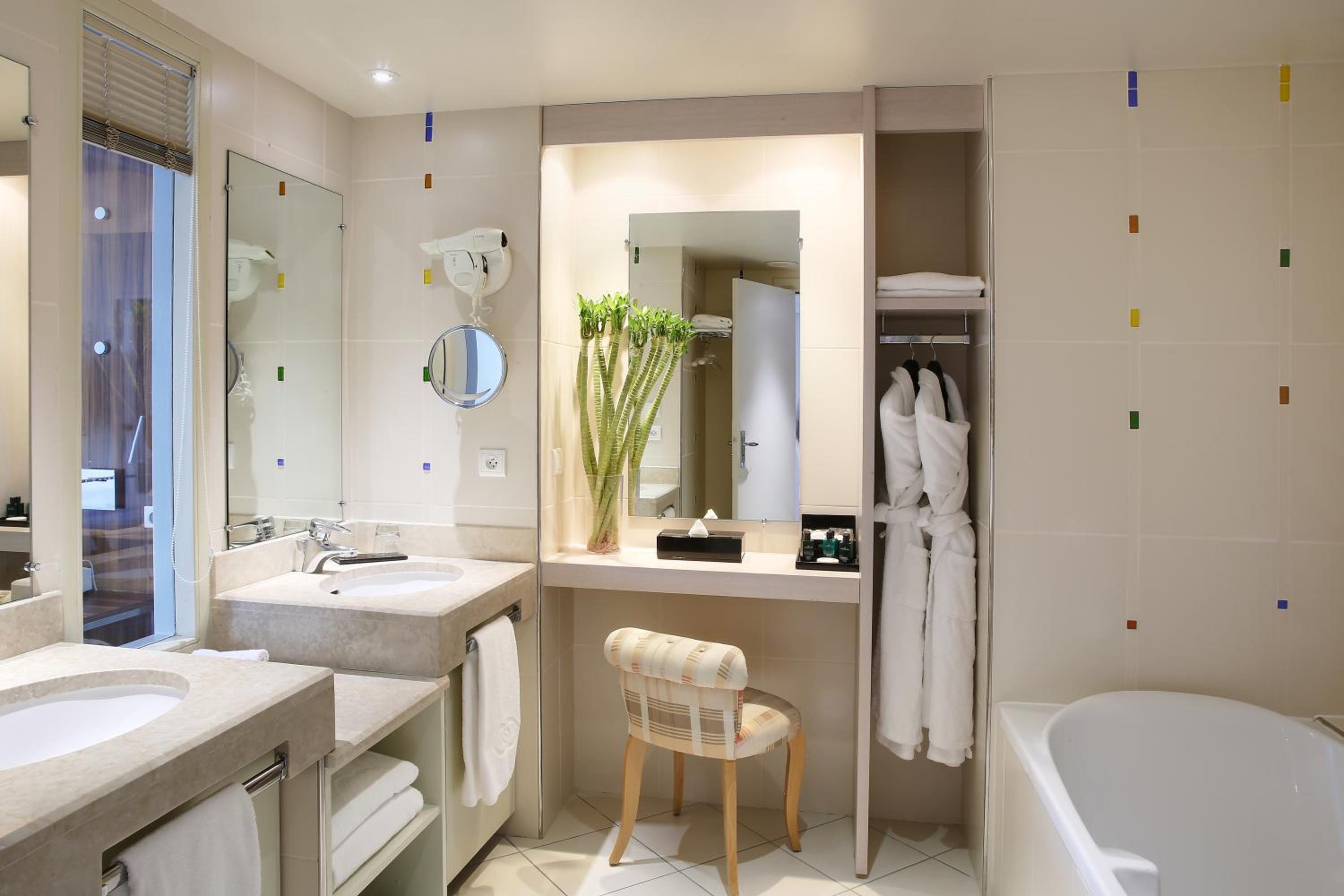 King Suite with Terrace and Sea View - Photo 2