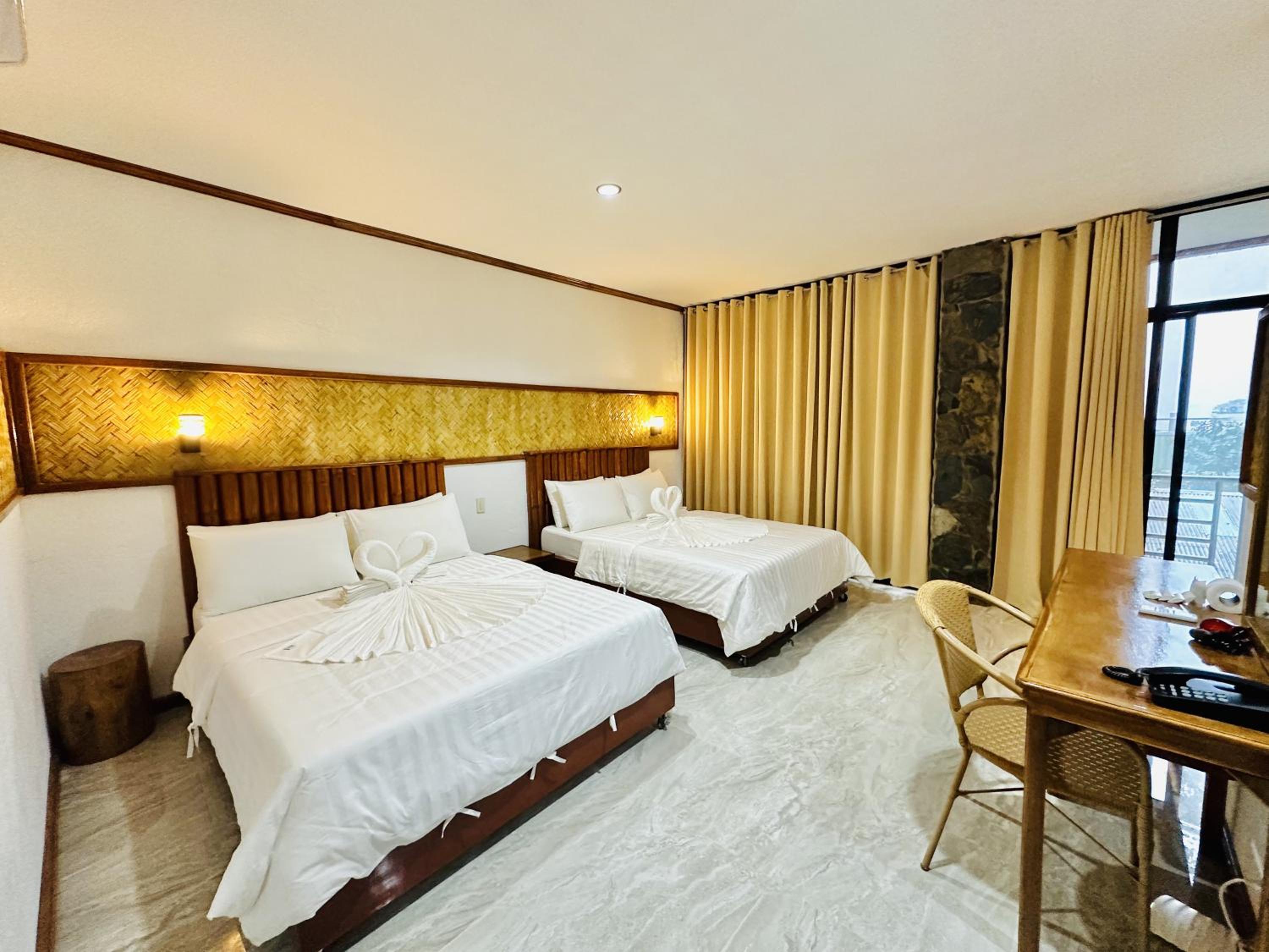 Deluxe Quadruple Room