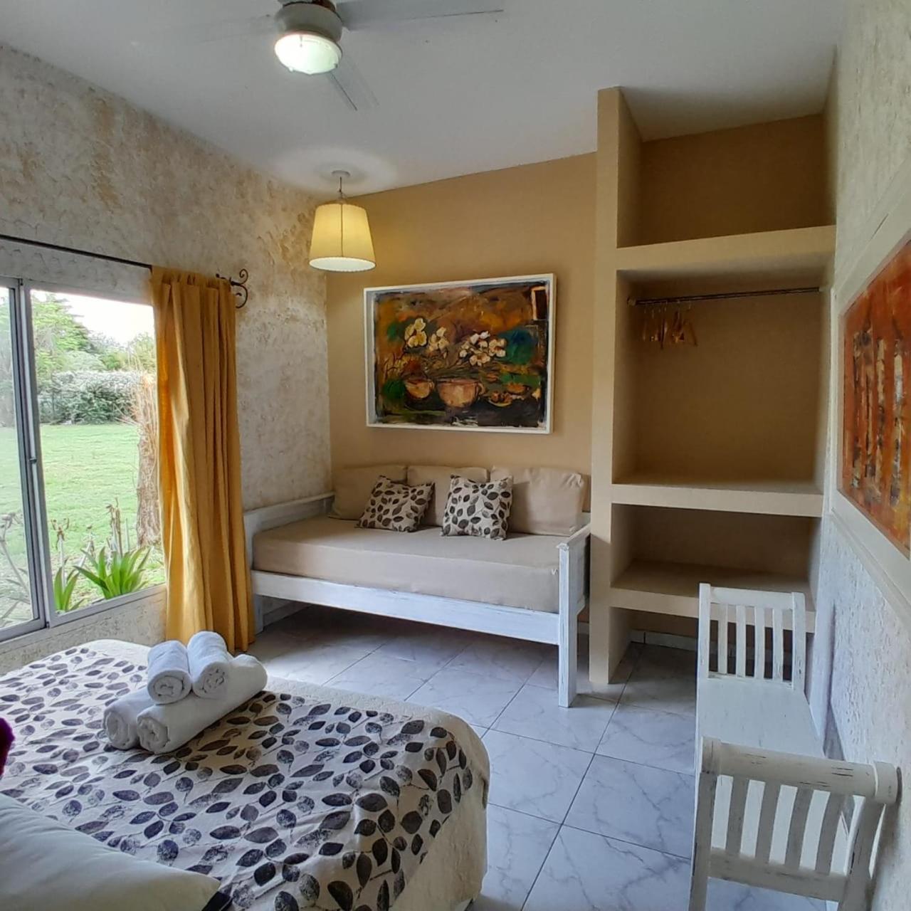 One-Bedroom House photo 2