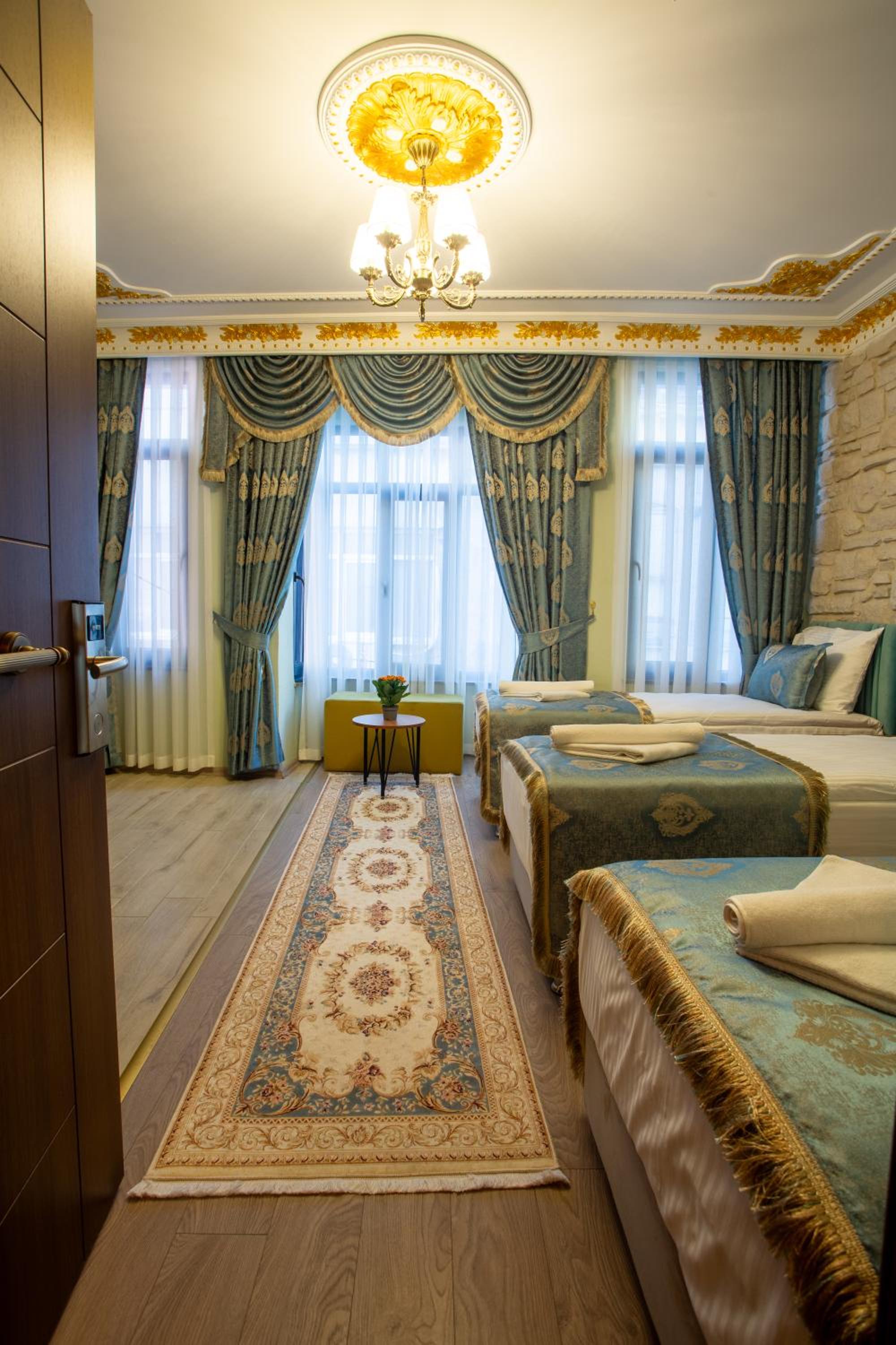 Deluxe Triple Room photo 1