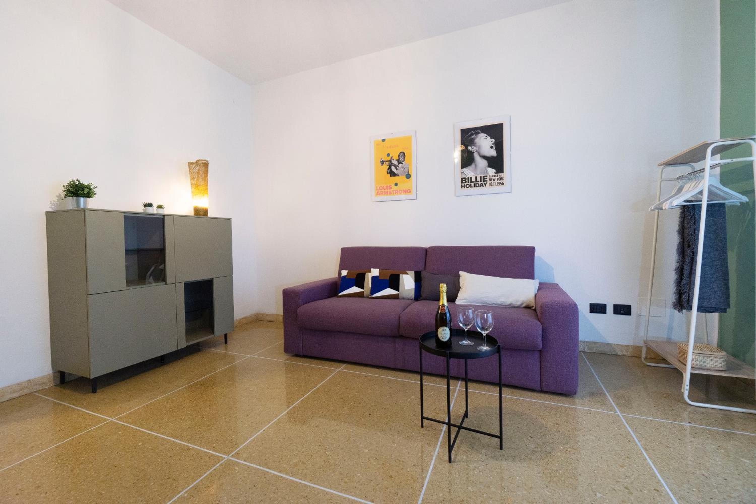 One-Bedroom Apartment