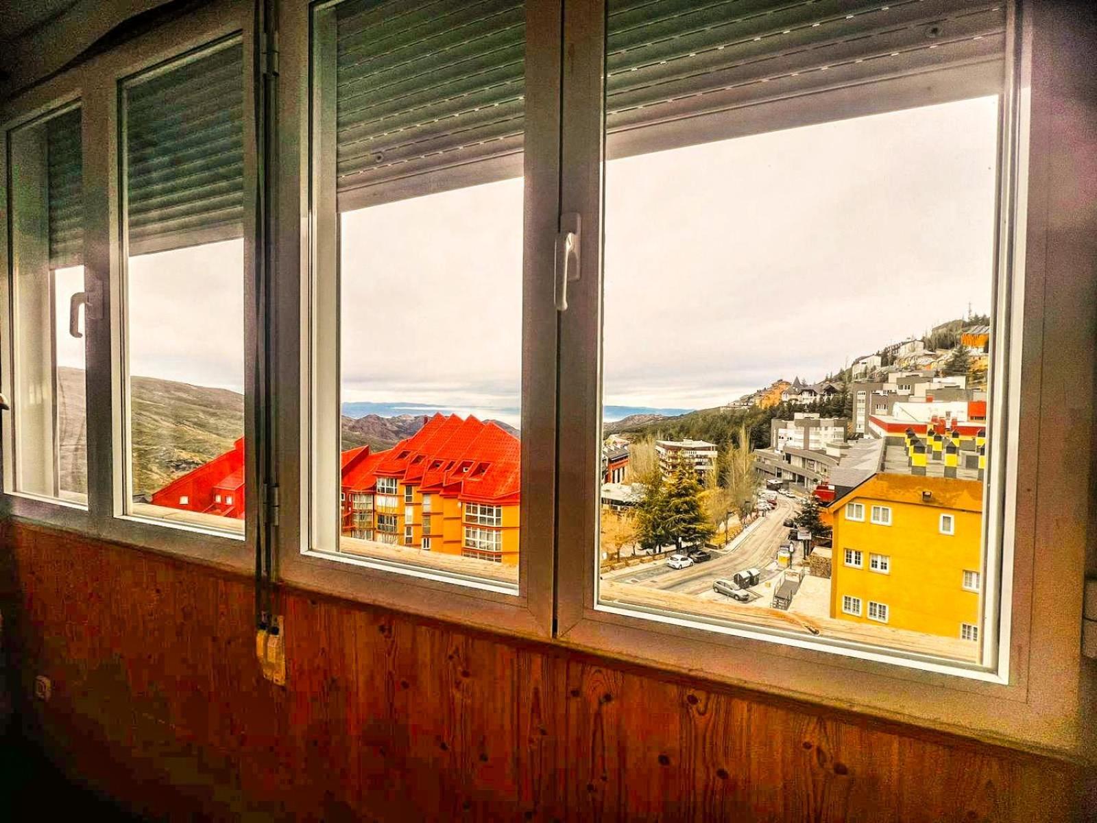 Studio with Mountain View - Photo 2