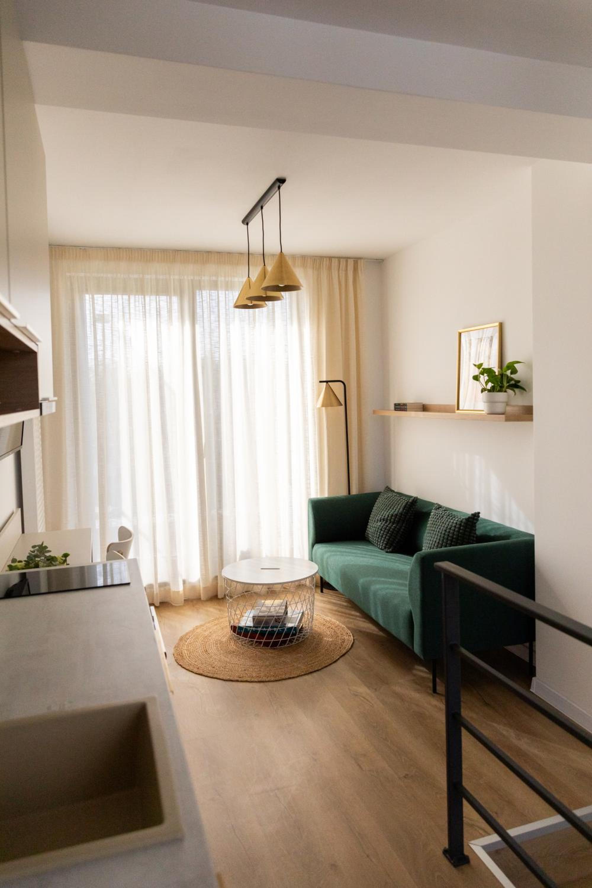 One-Bedroom Apartment photo 1
