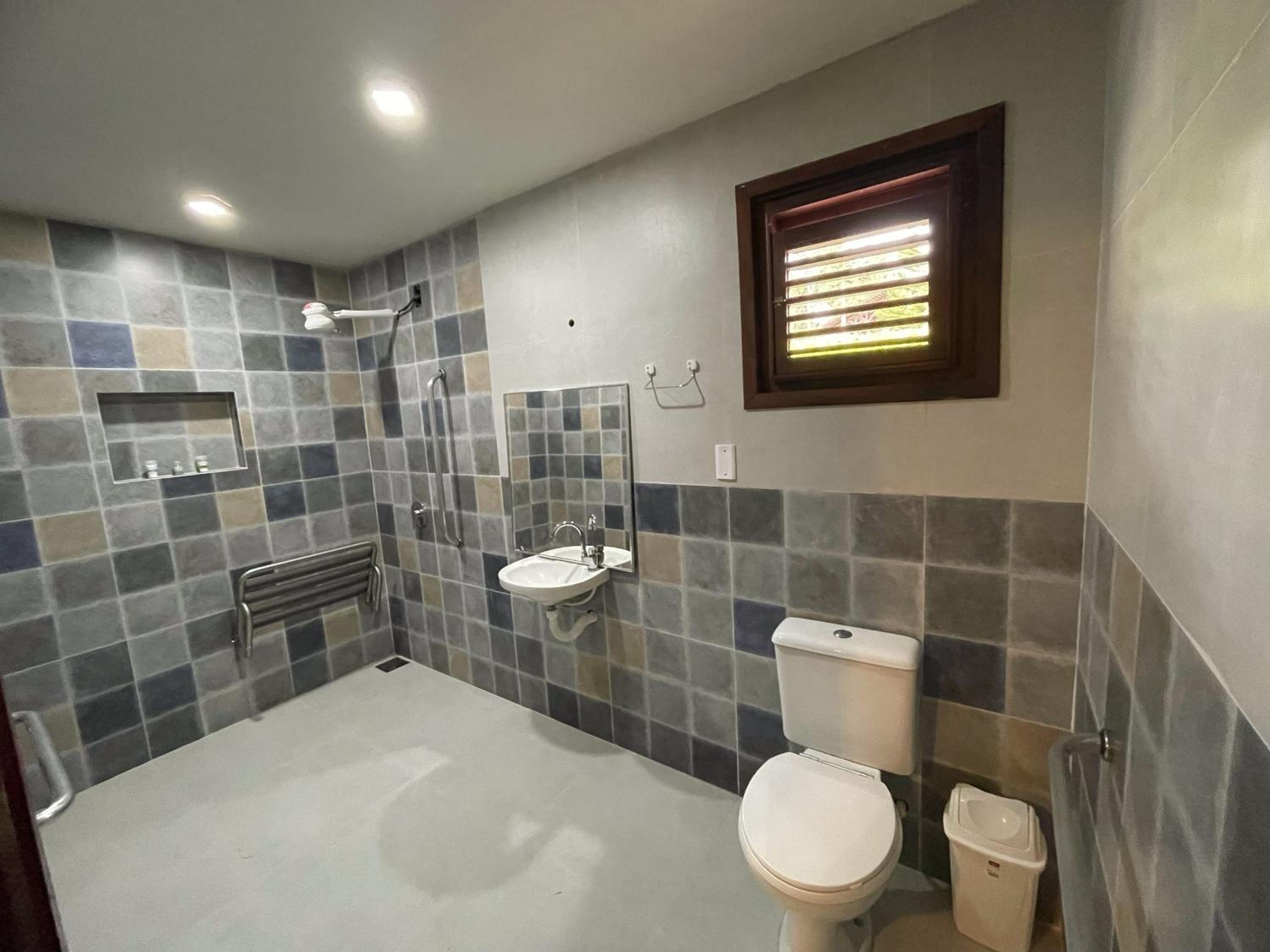 Quadruple Room with Balcony photo 3