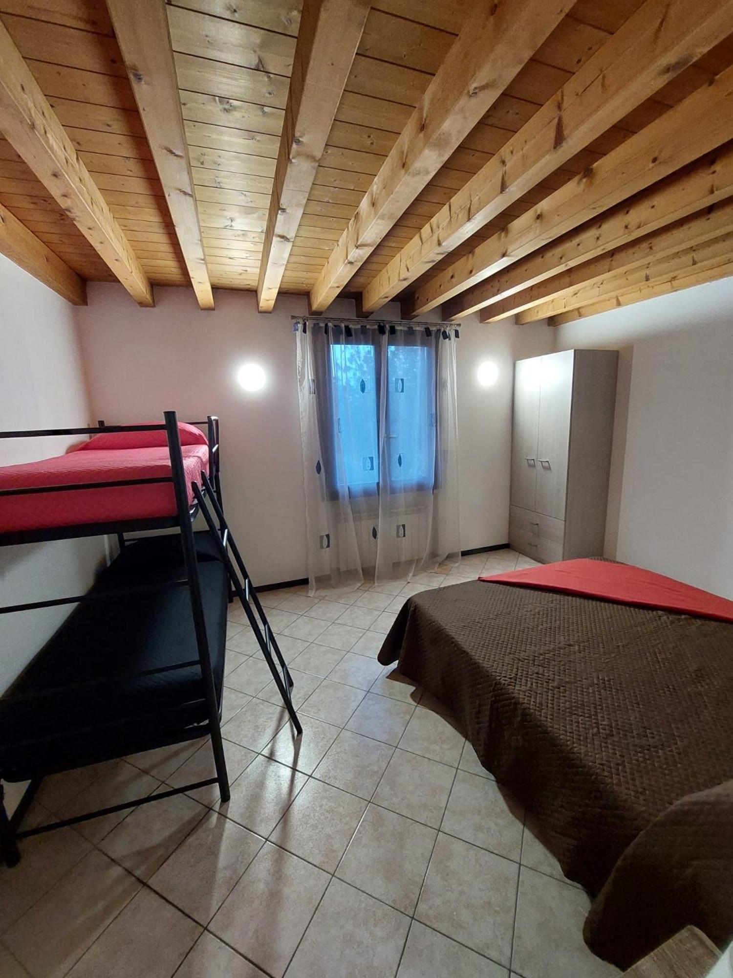 Apartment with Shower