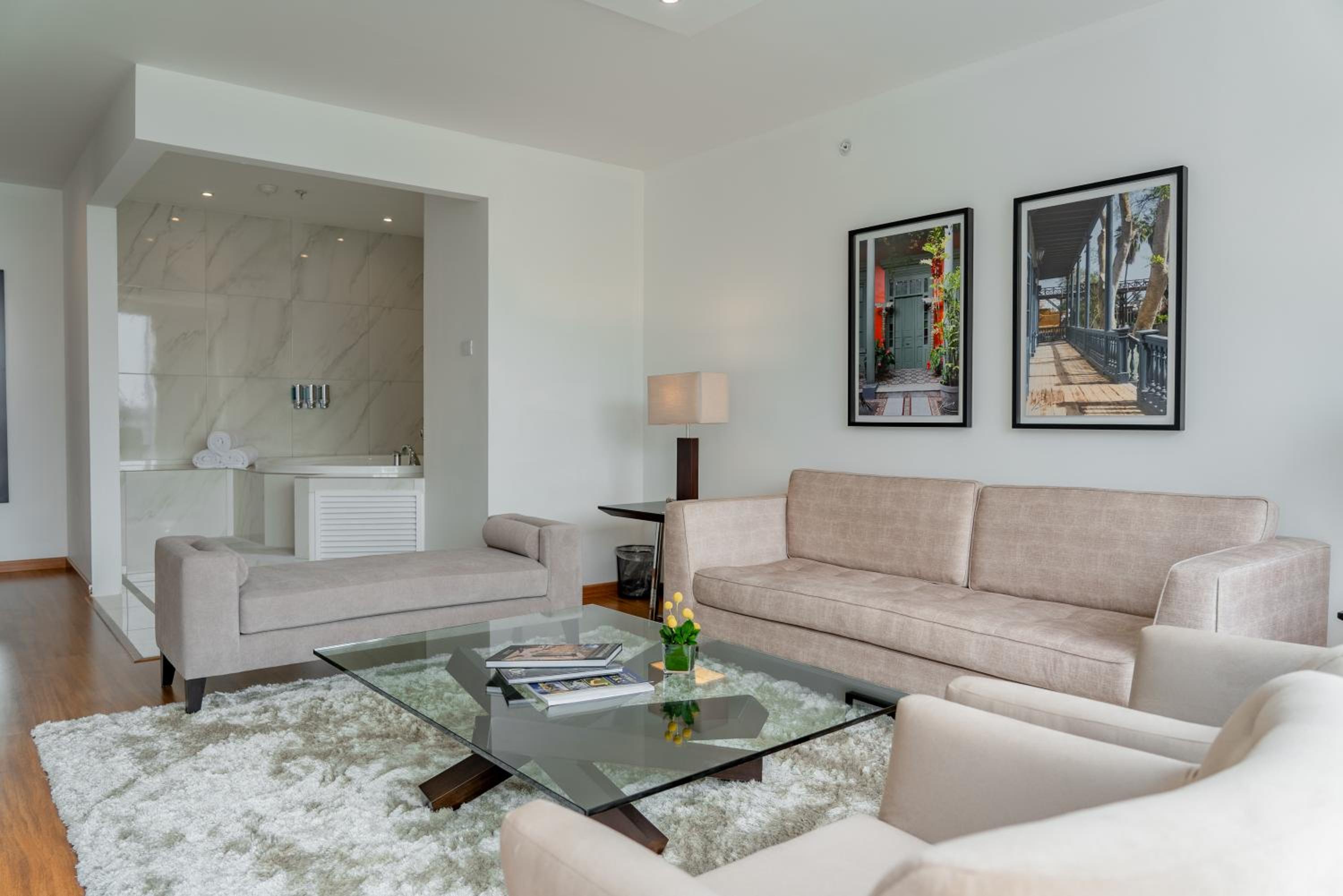 King Suite with Spa Bath