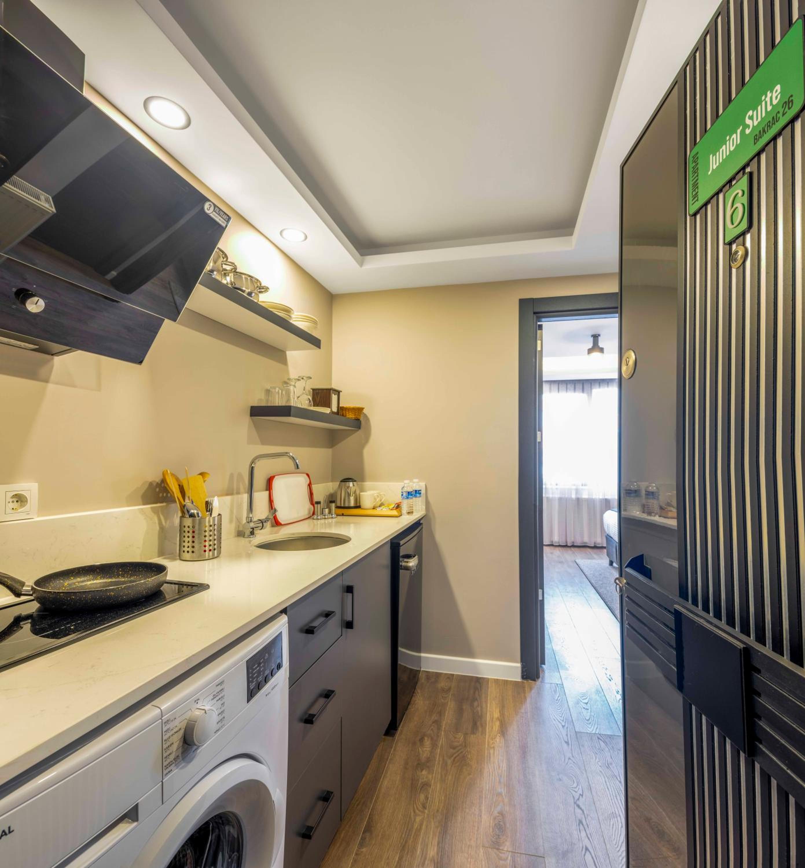 Studio Apartment photo 2
