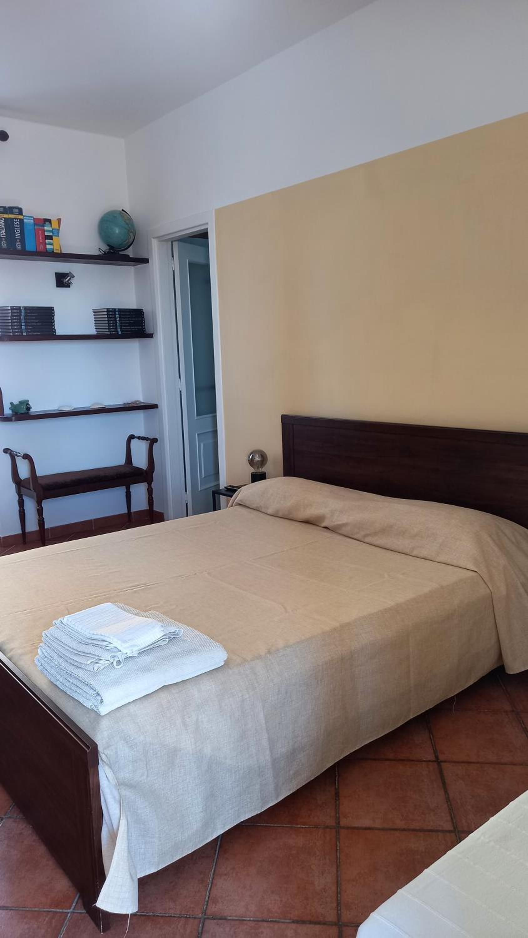 Deluxe Room (2 Adults + 1 Child) photo 2