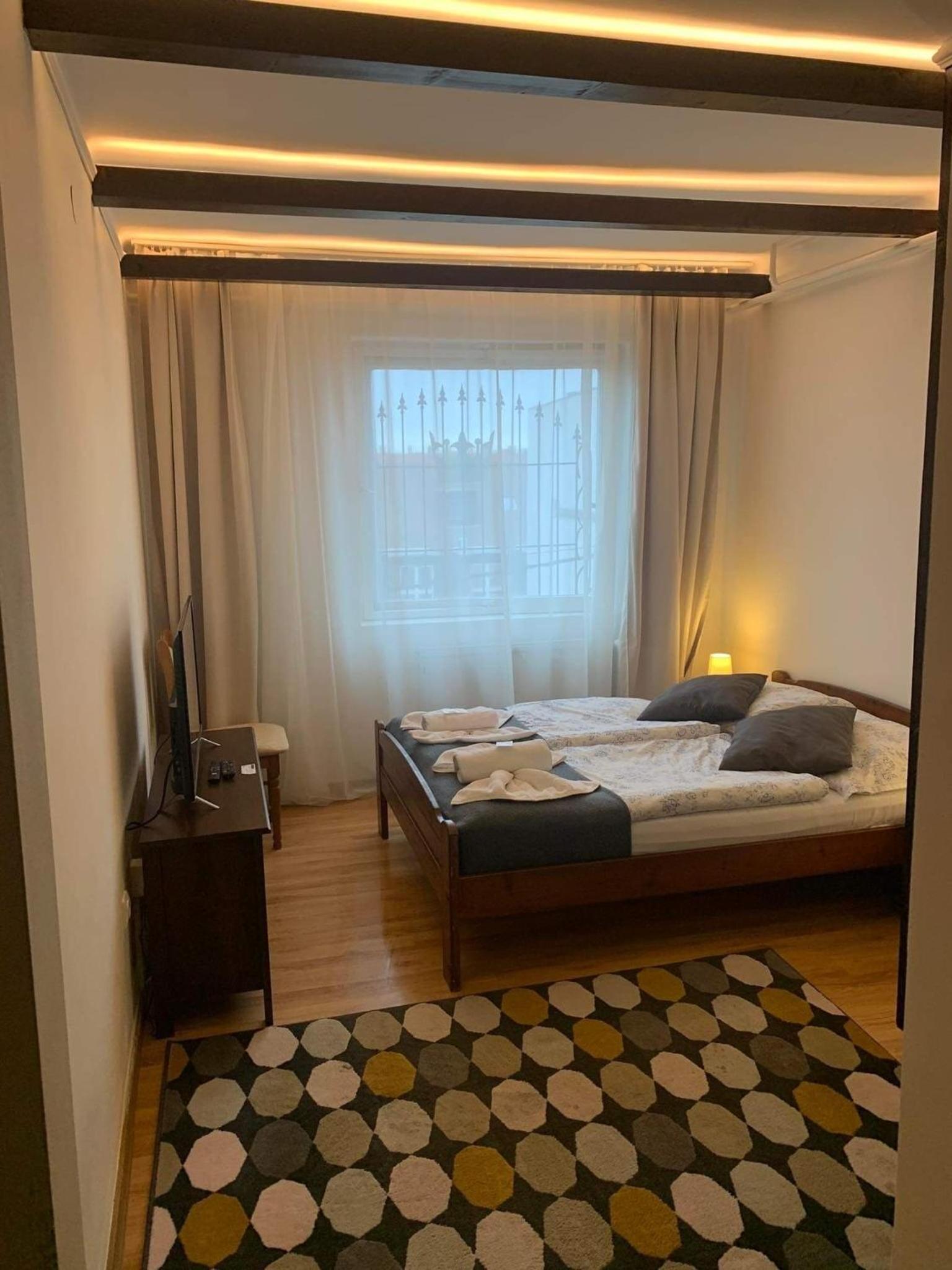 Double Room - Photo 7