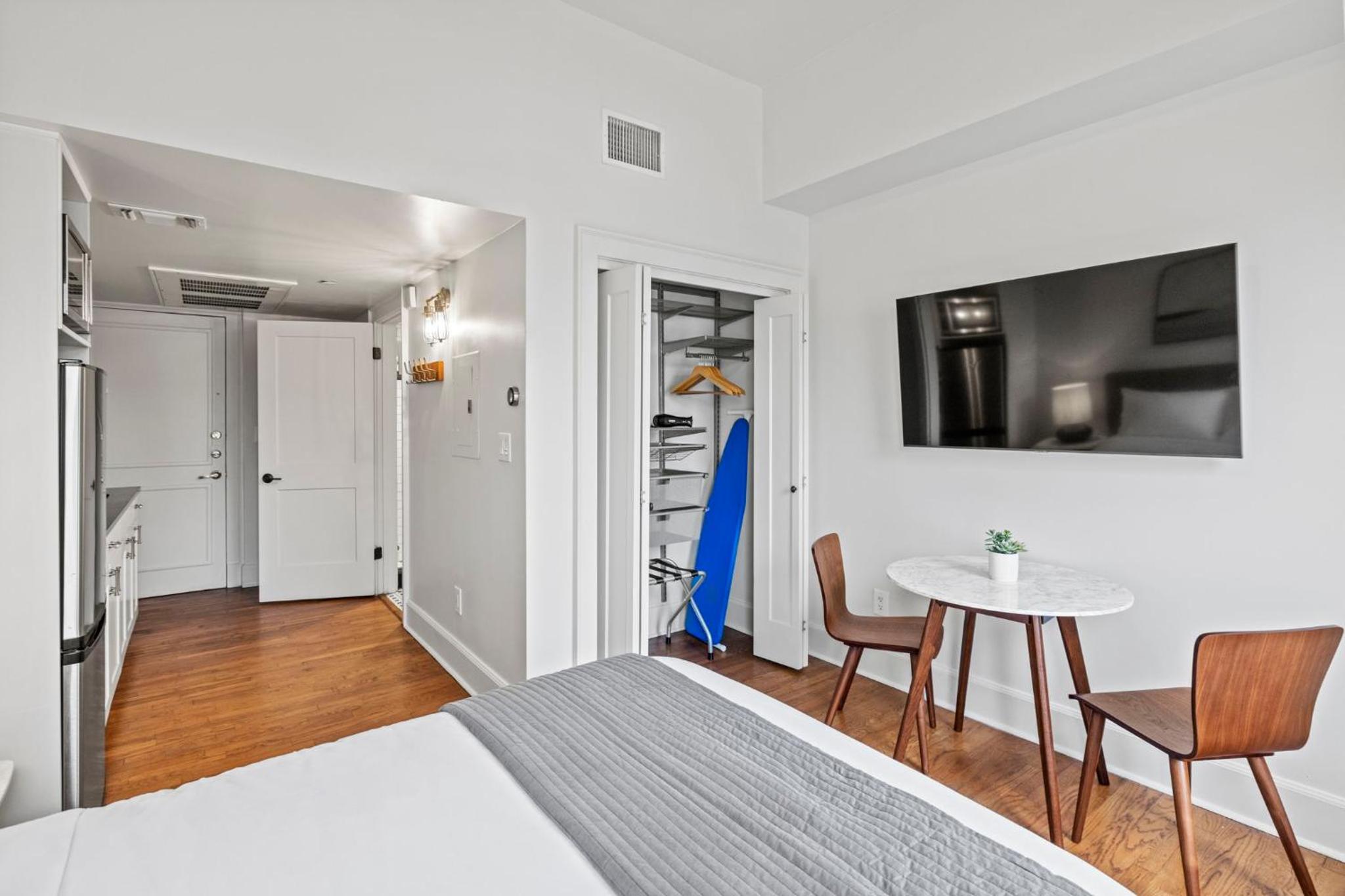 Apartment thumbnail 5