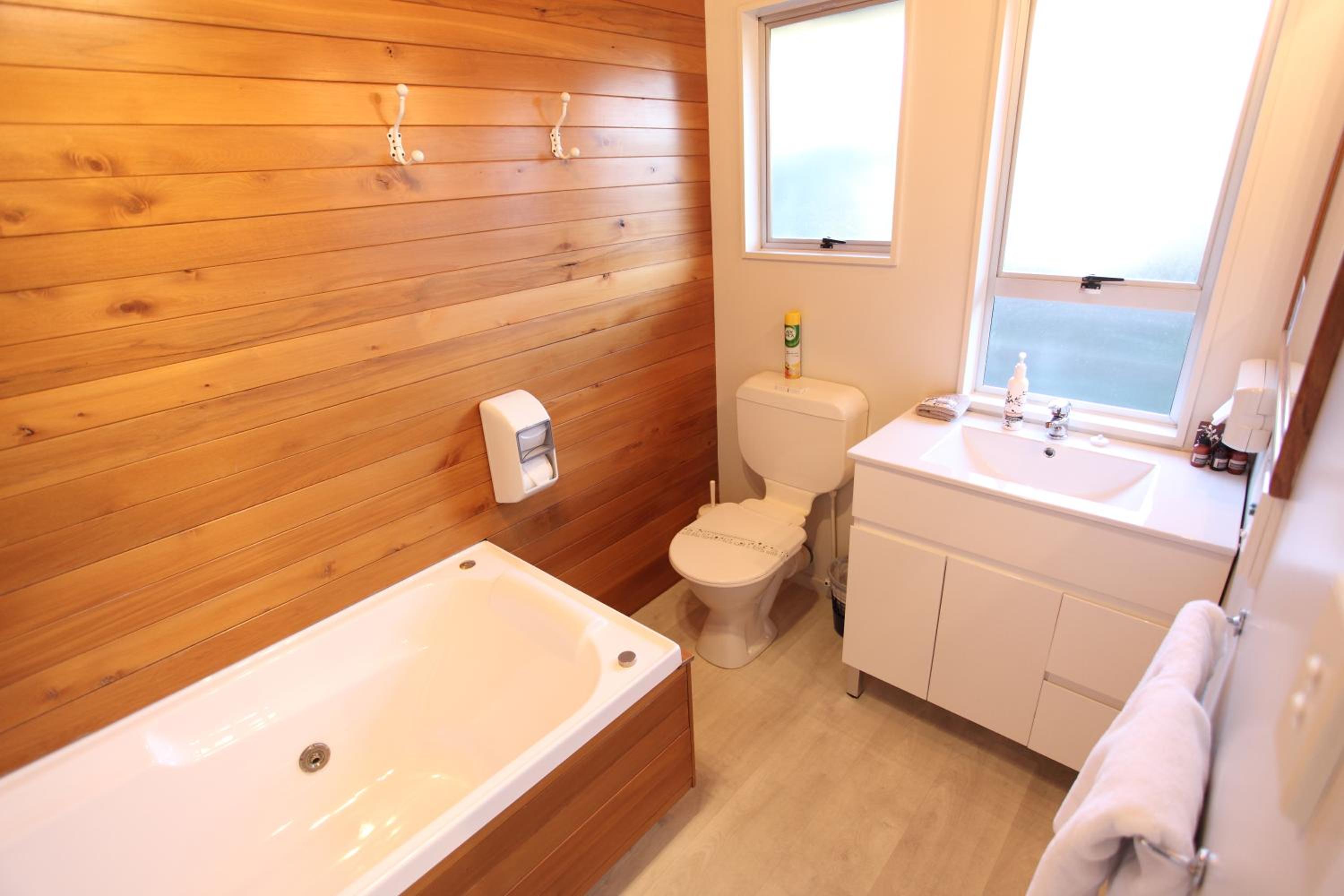 Two-Bedroom Apartment with Spa Bath