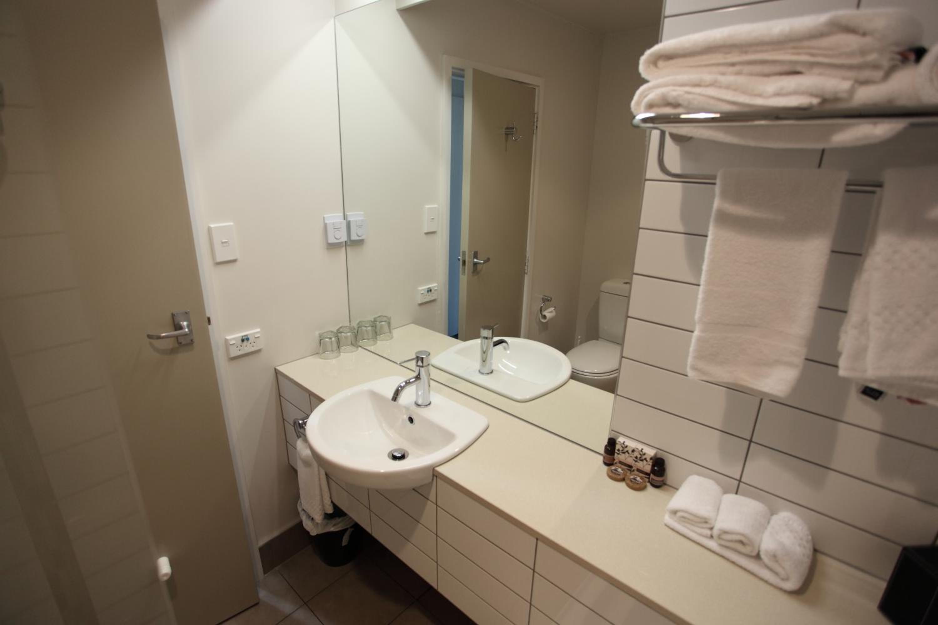 Deluxe King Room photo 2