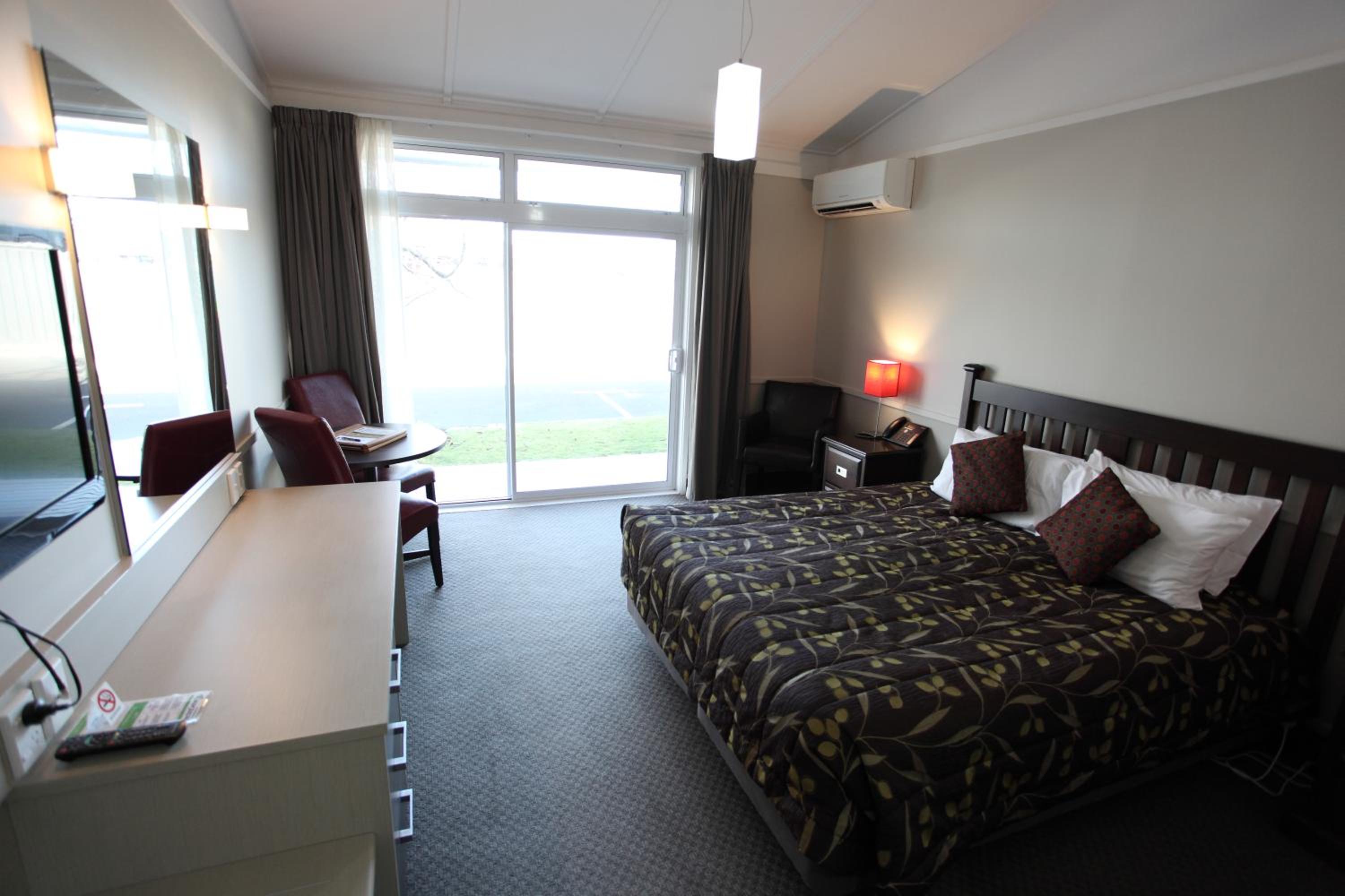 Deluxe King Room photo 3
