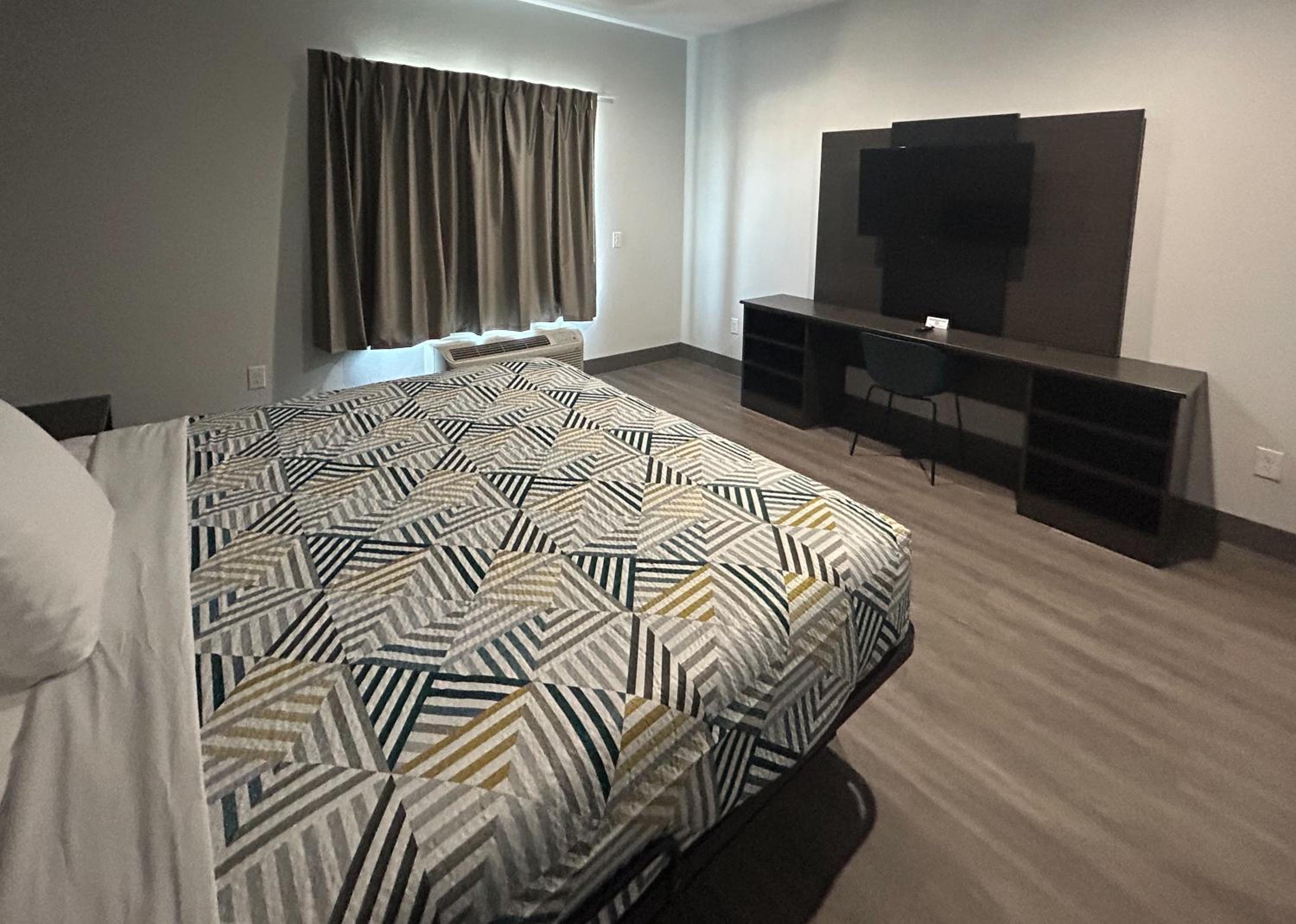 King Room - Disability Access - Photo 8