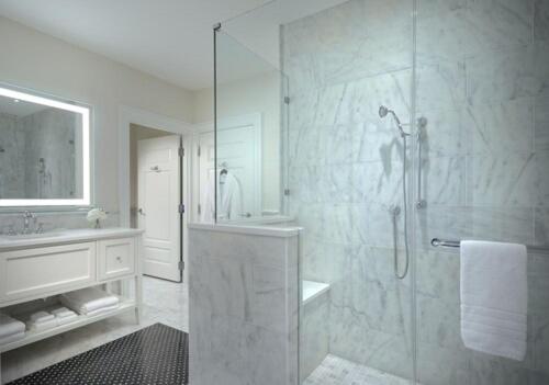 Deluxe King Room - Photo 4