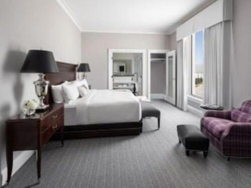 Deluxe King Room - Photo 2