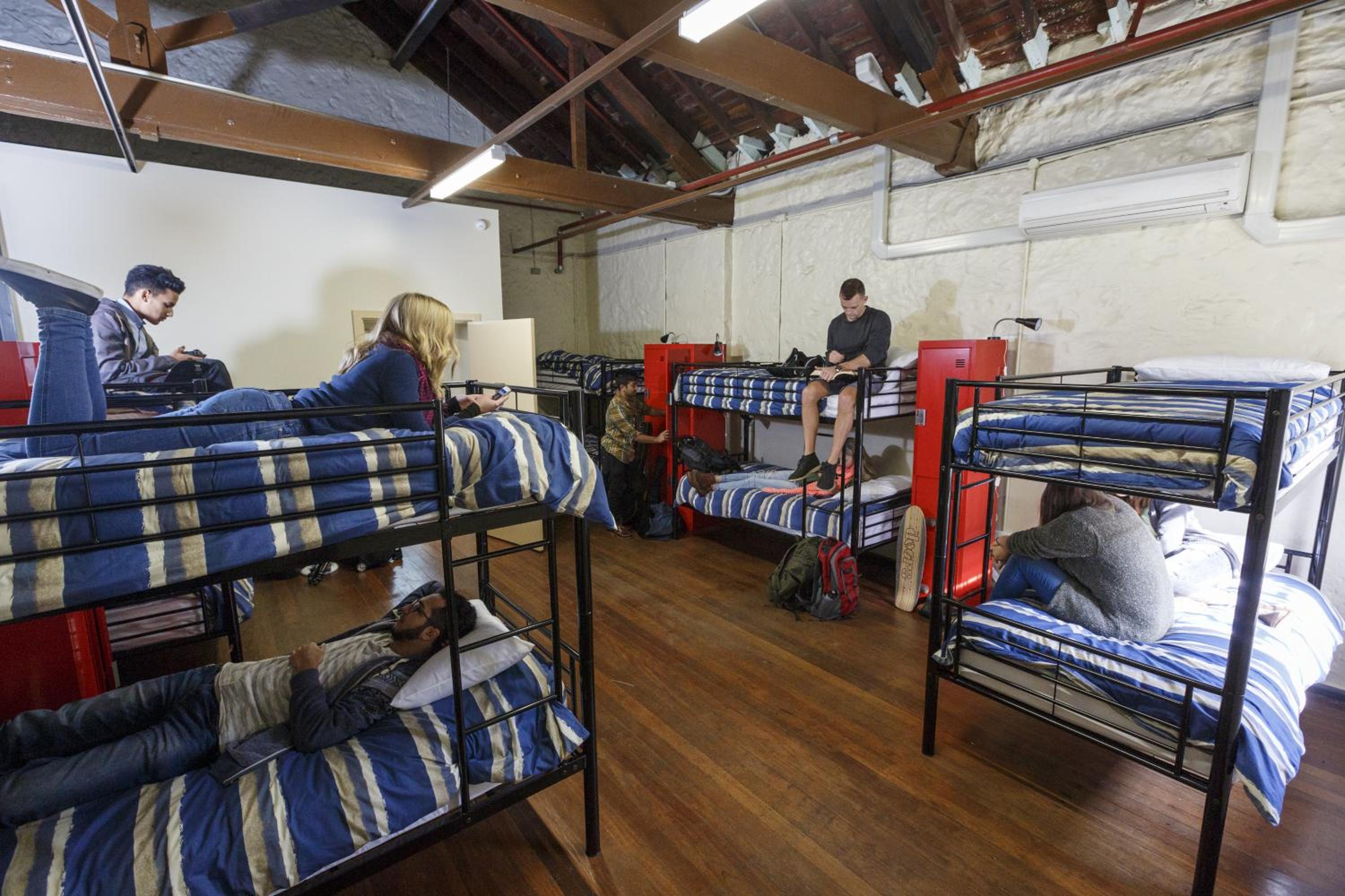 Bed in 8-Bed Female Dormitory Room photo 3