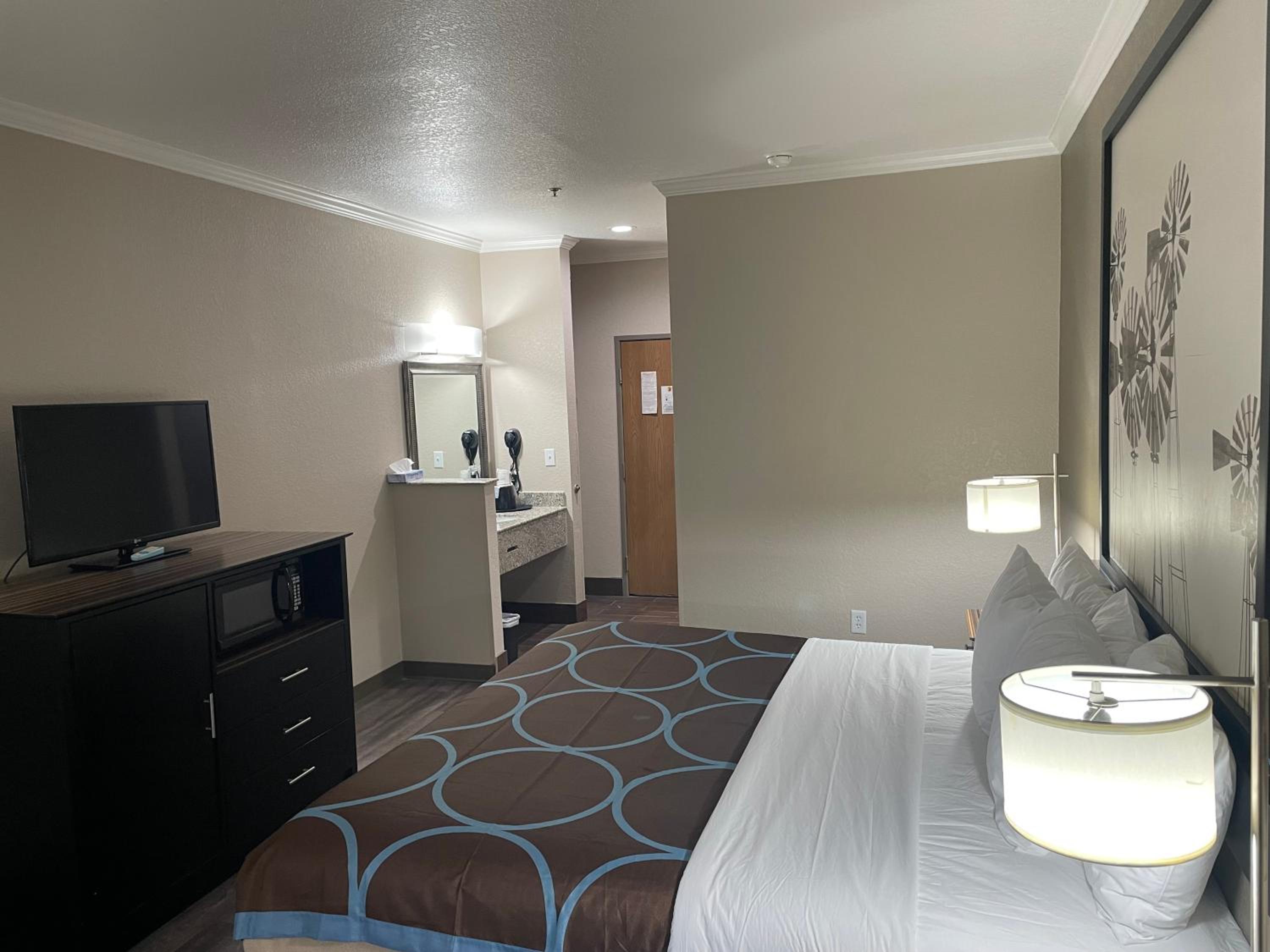 King Room with Two King Beds - Non-Smoking - Photo 1