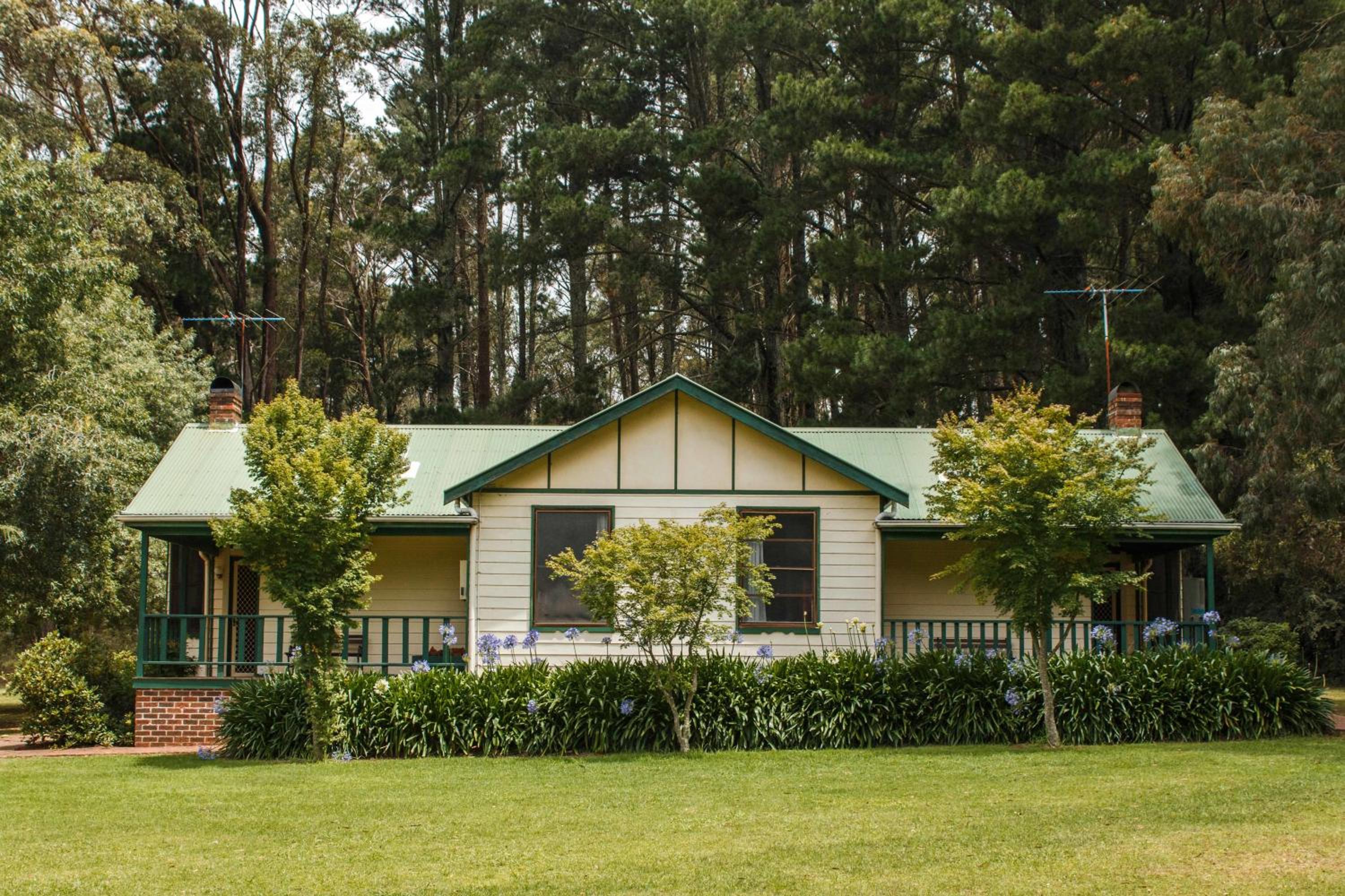 Pine Two-Bedroom Cottage - Photo 8