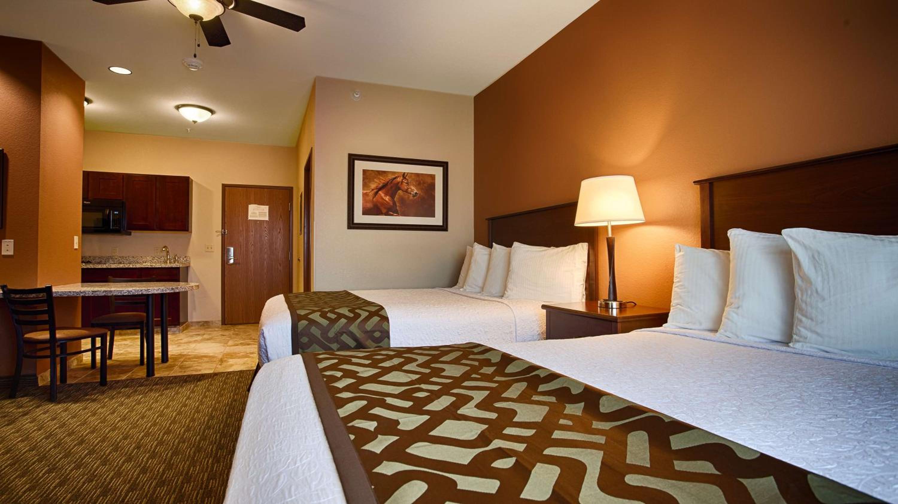 Queen Room with Two Queen Beds with Roll-In Shower - Disability Access