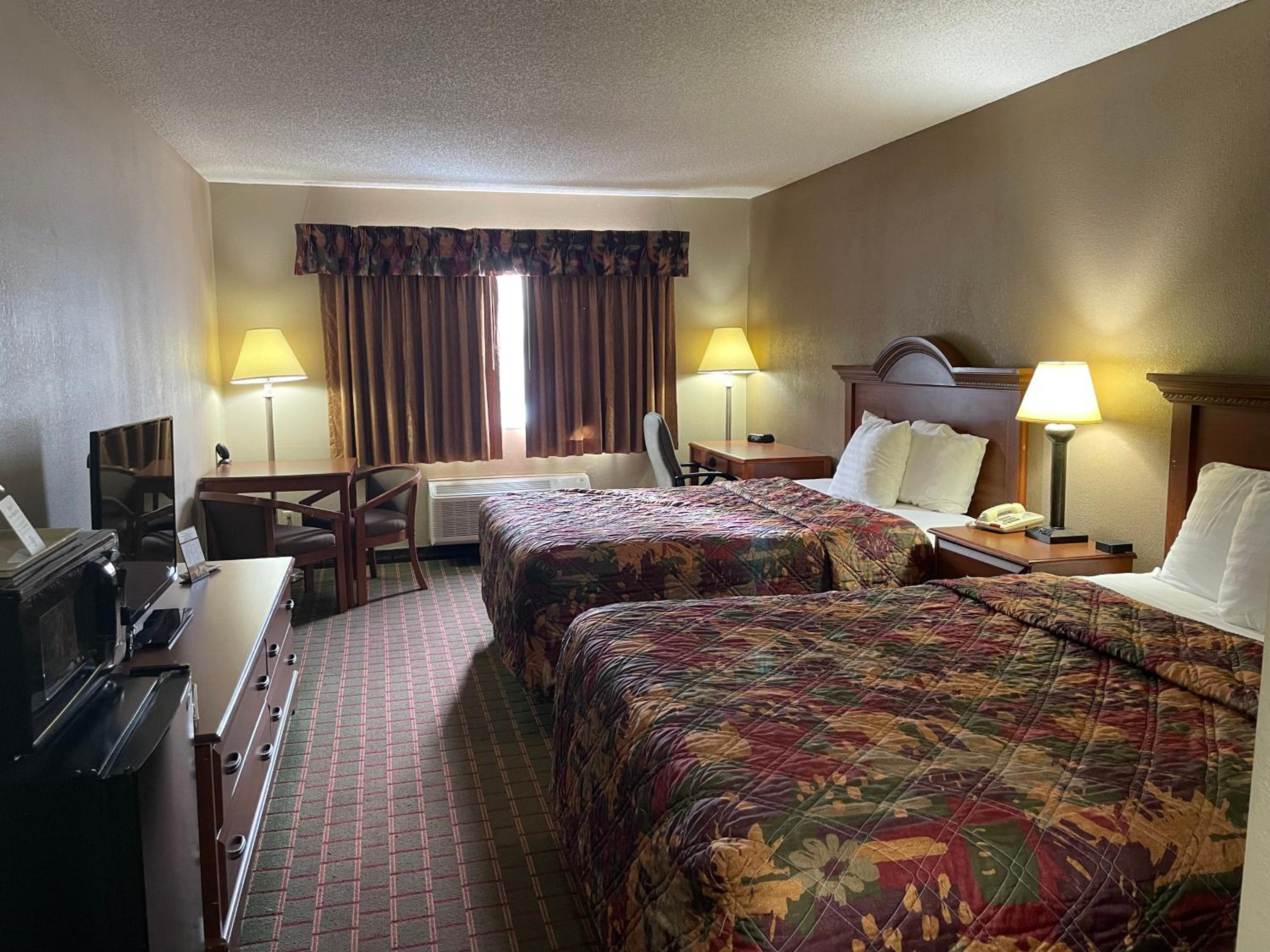 Standard Queen Room