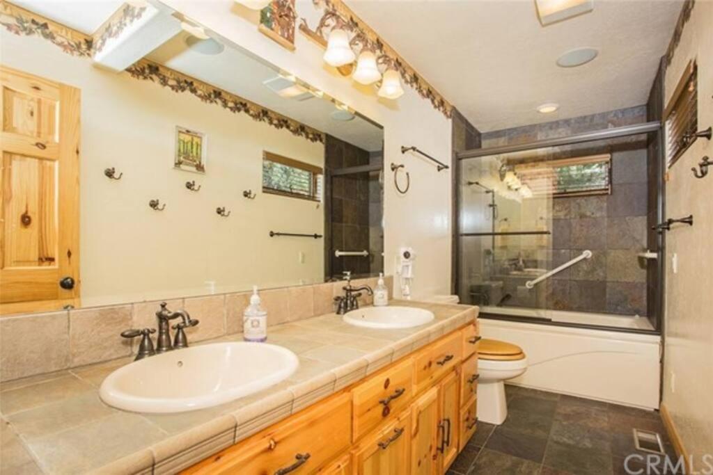 Three-Bedroom House - Photo 51